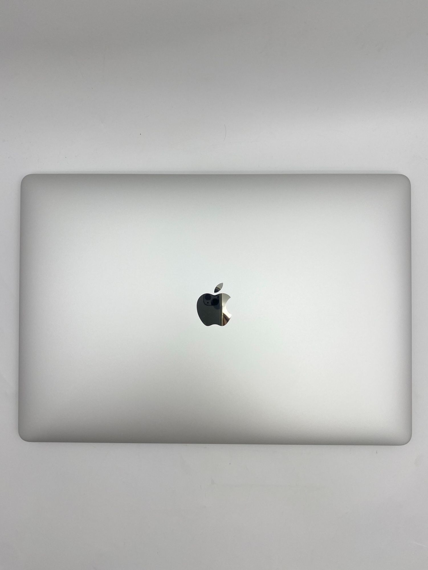 MacBook Pro 15＂ 2018 Touch Bar [Core i7-2.2 GHZ]