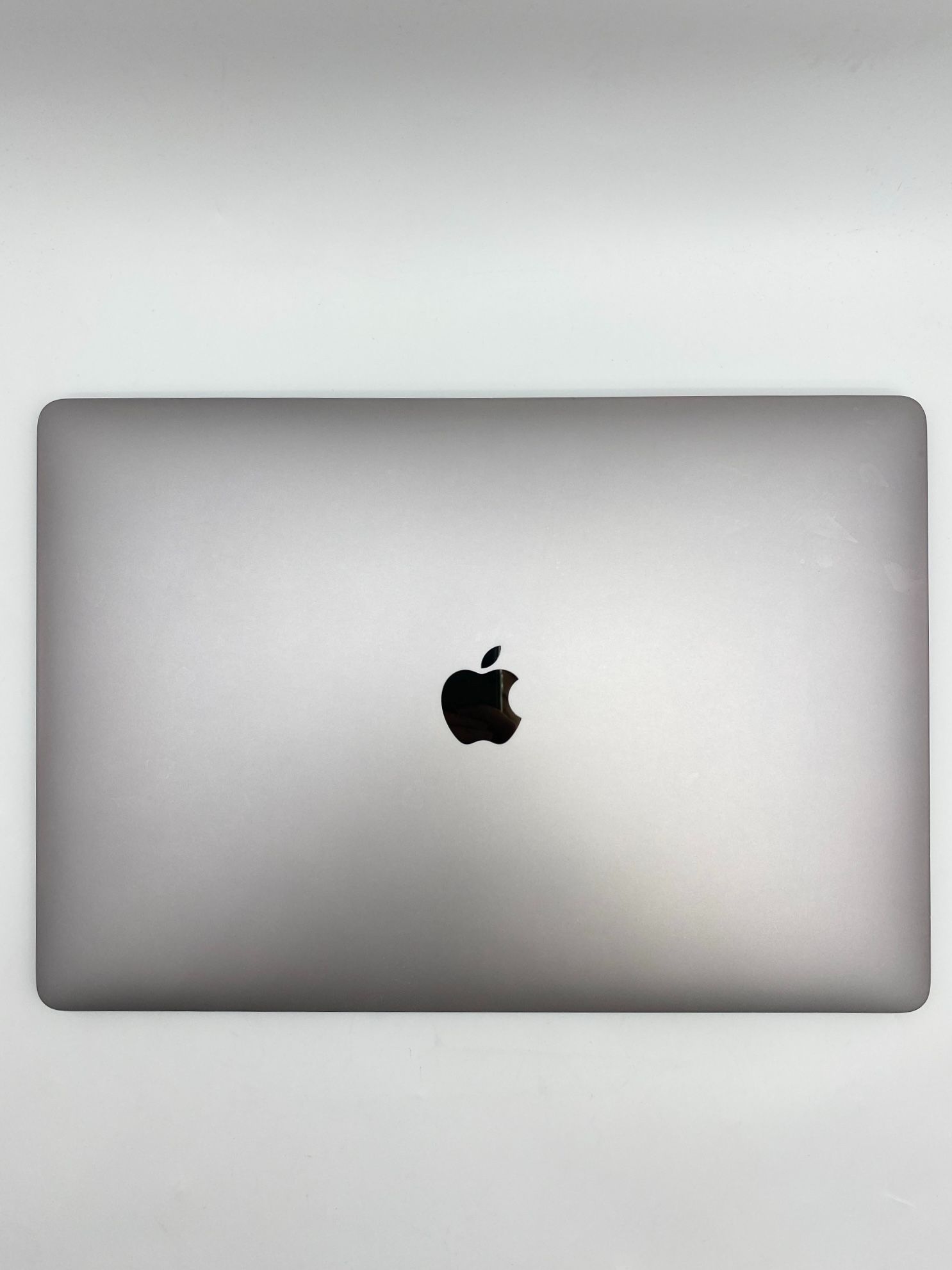 MacBook Pro 15＂ 2018 Touch Bar [Core i7-2.2 GHZ]