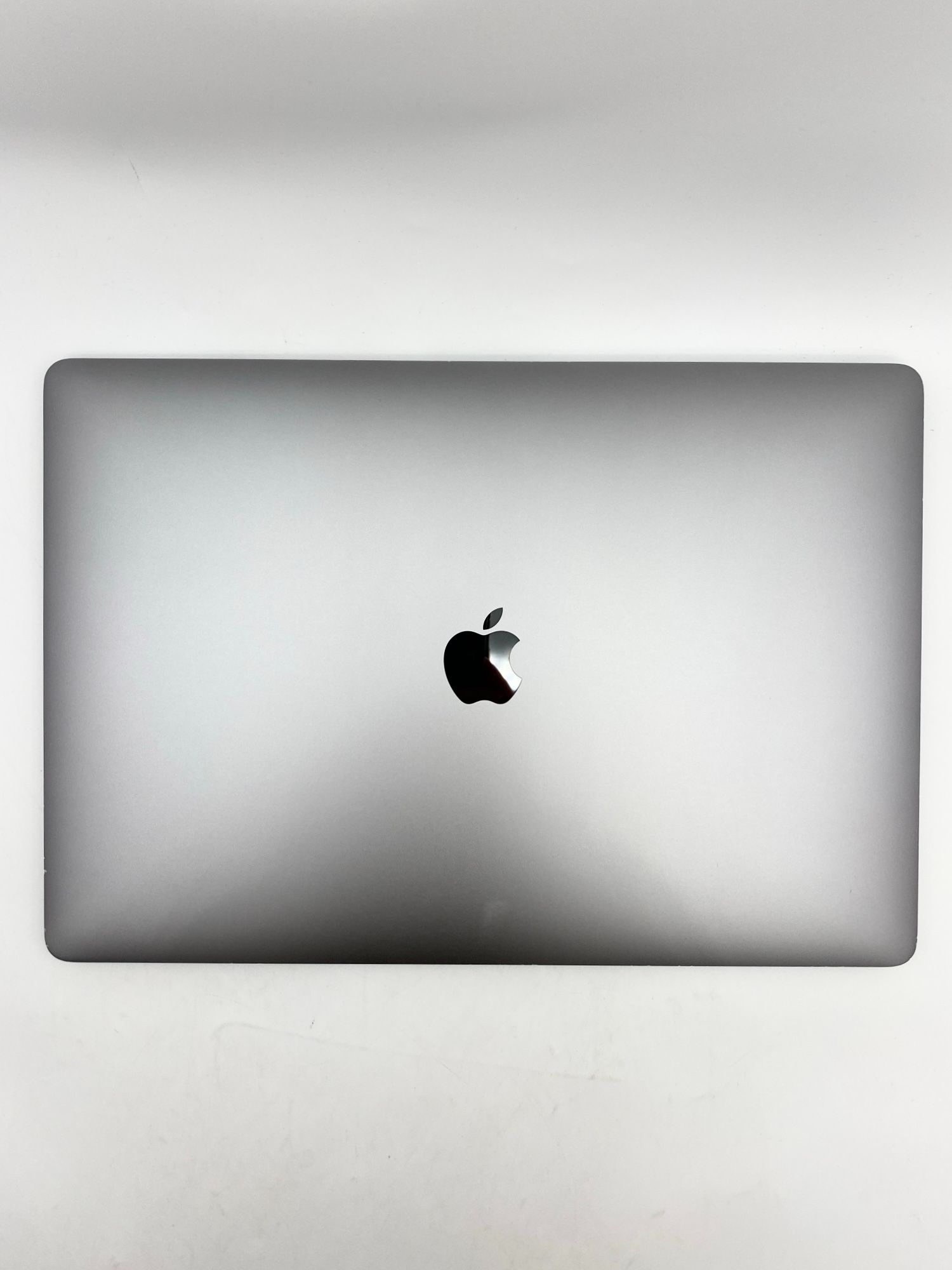 MacBook Pro 15＂ 2018 Touch Bar [Core i7-2.2 GHZ]