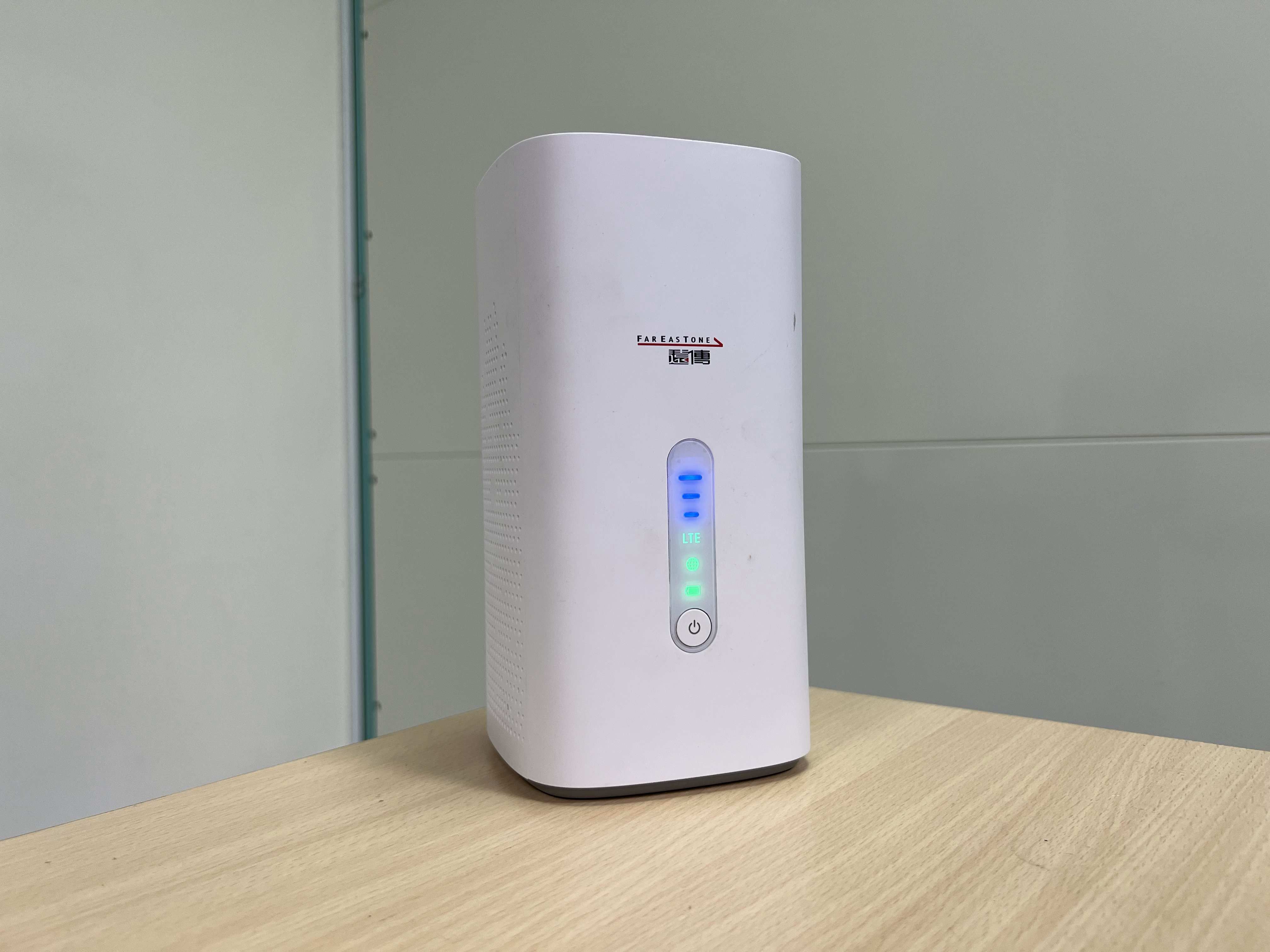 Dynalink 遠傳 LRT200 公司貨 4G LTE Wifi分享器 路由器 行動網路 插sim卡上網