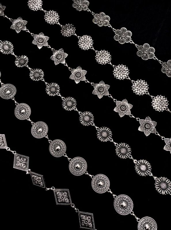 豬肉小姐  現貨 復古   配件感  造型復古大腰鍊  女王頭 花朵  幾何圖形  銀色  日系 大間隔腰鍊