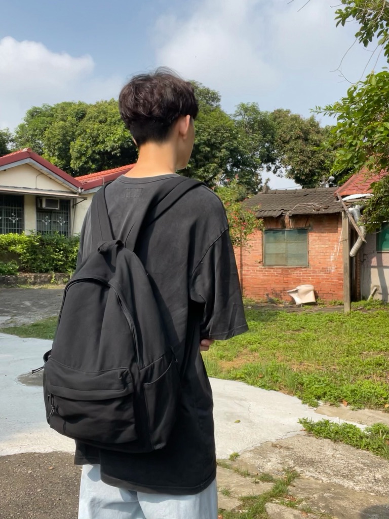 【 𝙐𝙔𝙆 】最熱賣🔥黑色垂墜感簡約雙肩後背包