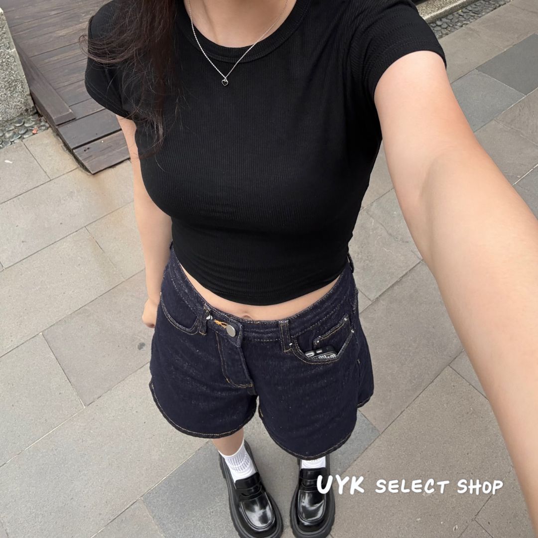 修身下擺無收邊短版上衣