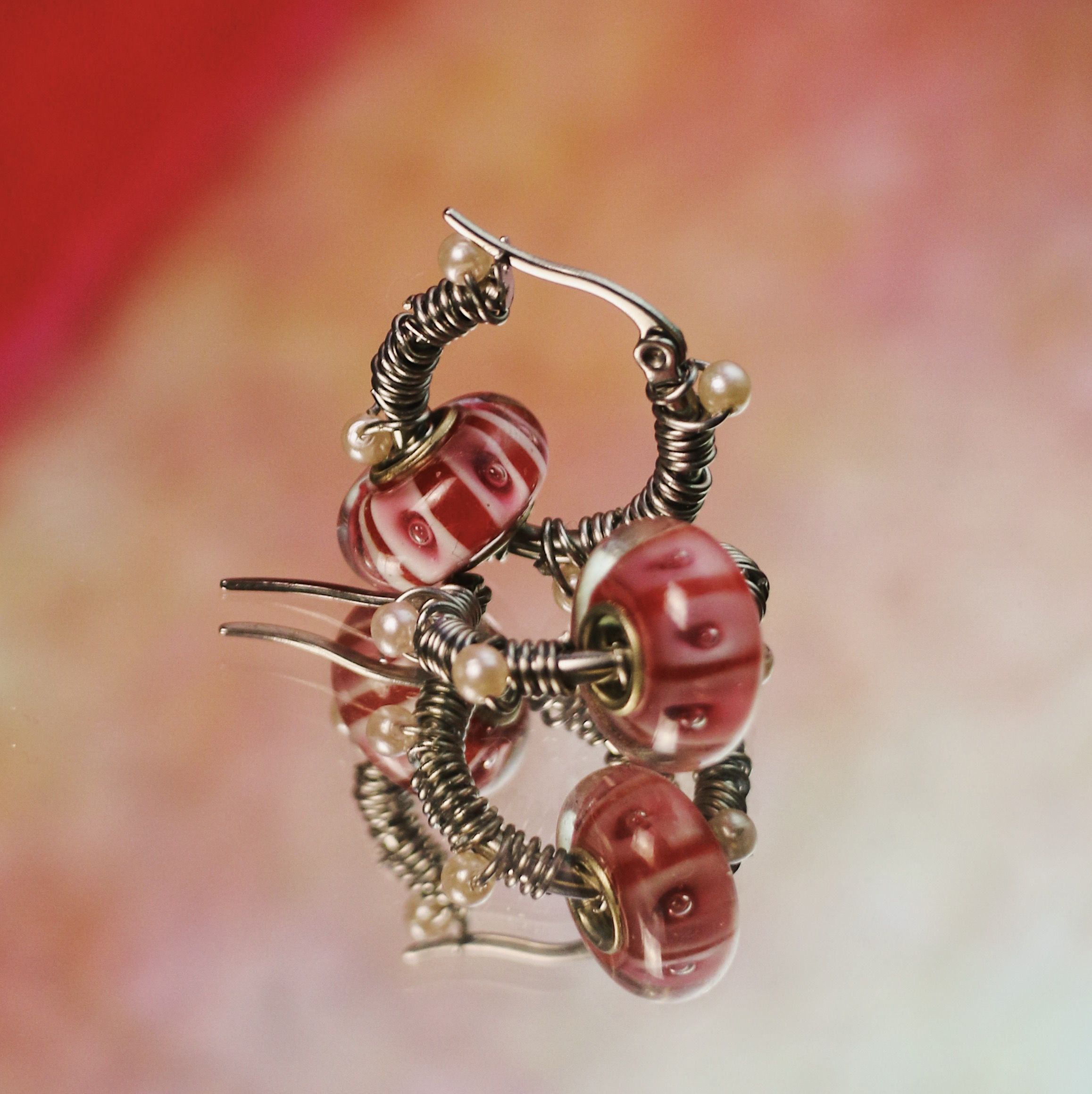 旋轉桃紅棒棒糖琉璃纏繞白珠 不鏽鋼圈圈耳環 大耳垂 手工 耳環 飾品 復古 耳針 （單個販售）
