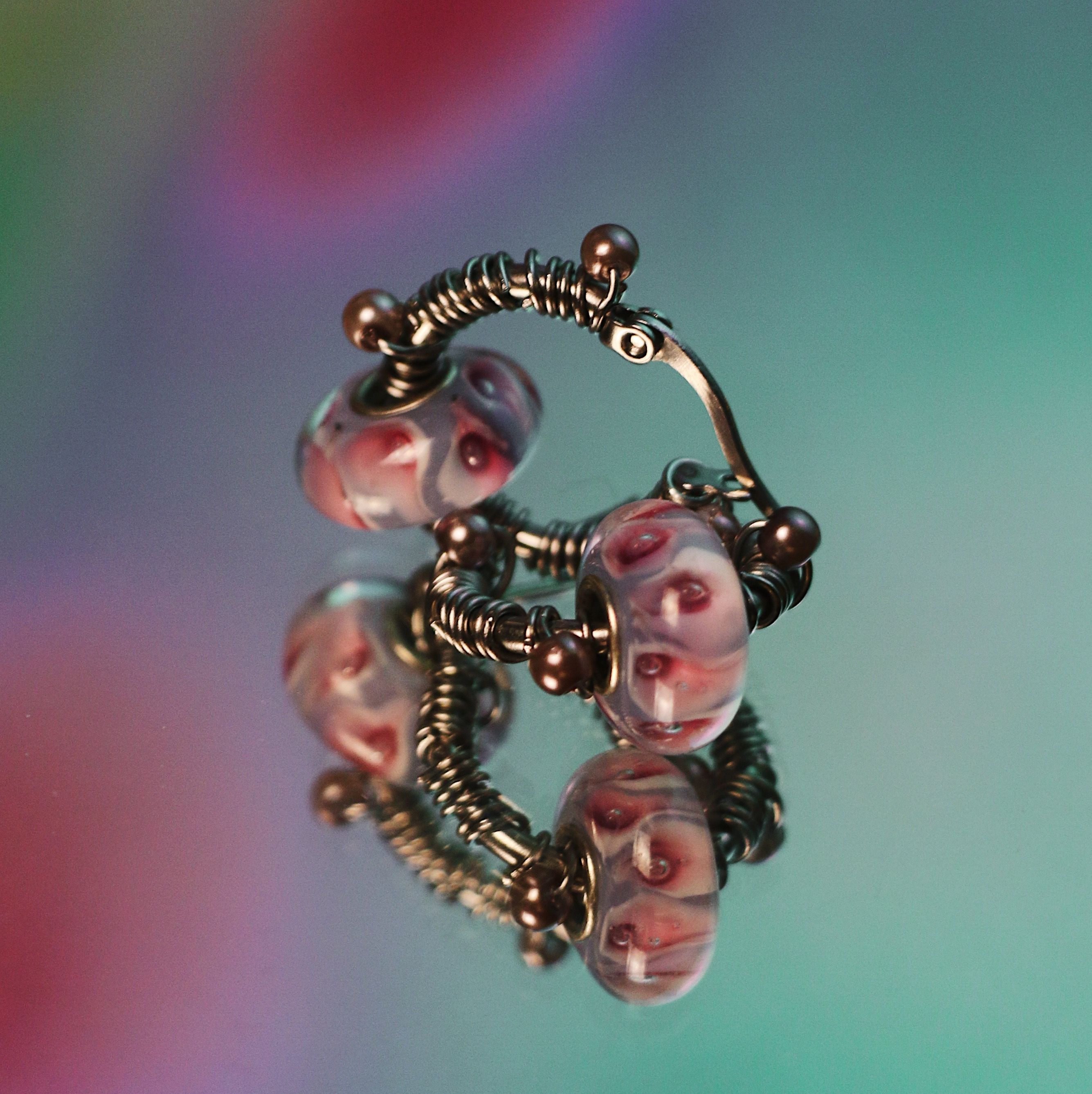 紫底粉紅圍繞琉璃纏繞紫珠 不鏽鋼圈圈耳環 大耳垂 手工 耳環 飾品 復古 耳針 （單個販售）