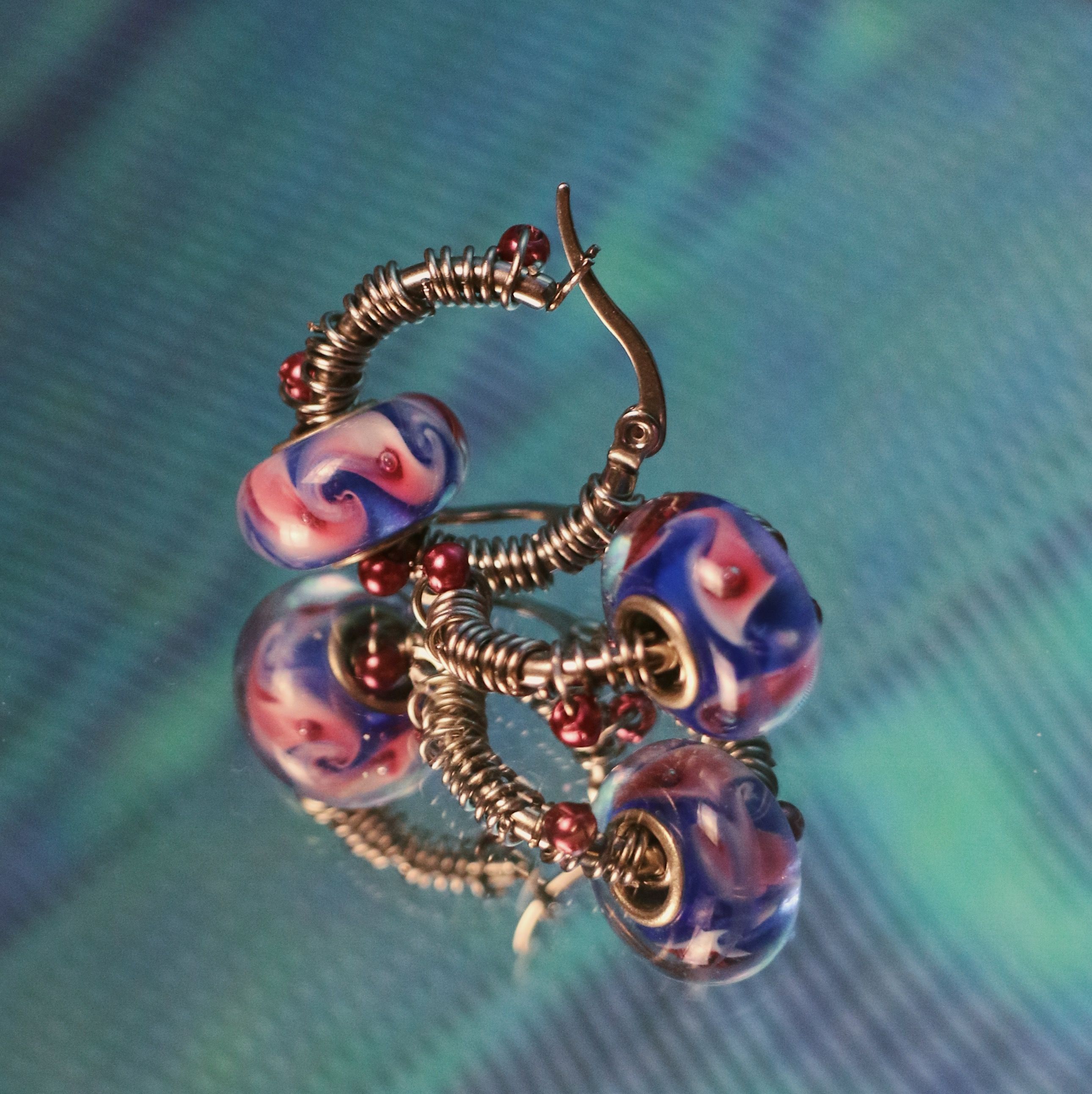 藍底桃紅浪花環繞琉璃纏繞桃紅珠 不鏽鋼圈圈耳環 大耳垂 手工 耳環 飾品 復古 耳針 （單個販售）