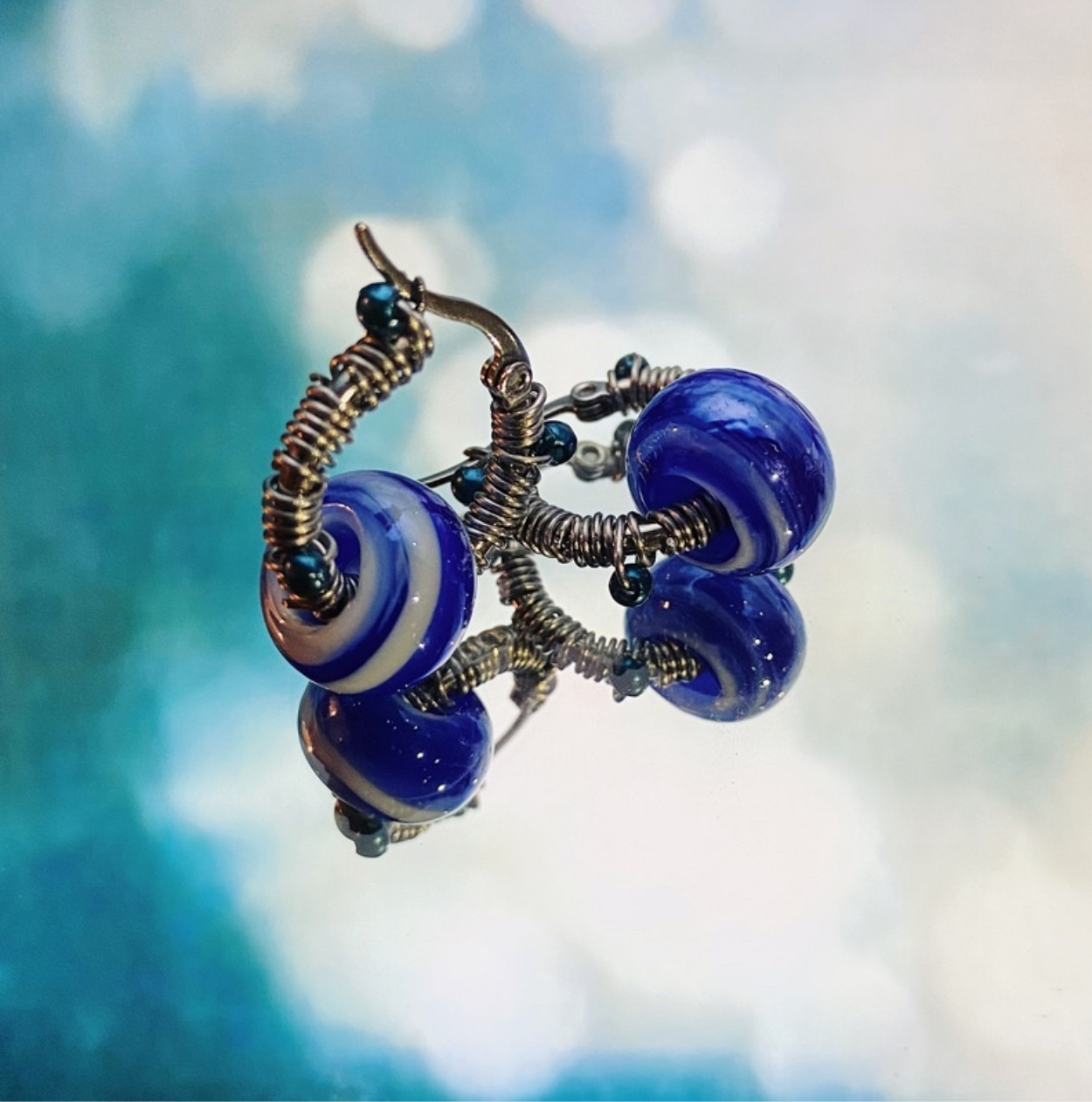 藍暈染琉璃纏繞藍珠不鏽鋼圈圈耳環 大耳垂 手工 耳環 飾品 復古 耳針（單個販售）
