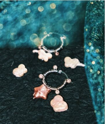 星星知我心- 星蝶淡水珍珠纏繞珠 不鏽鋼圈圈耳環 大耳垂 手工 耳環 飾品 古 耳針 （單個販售）