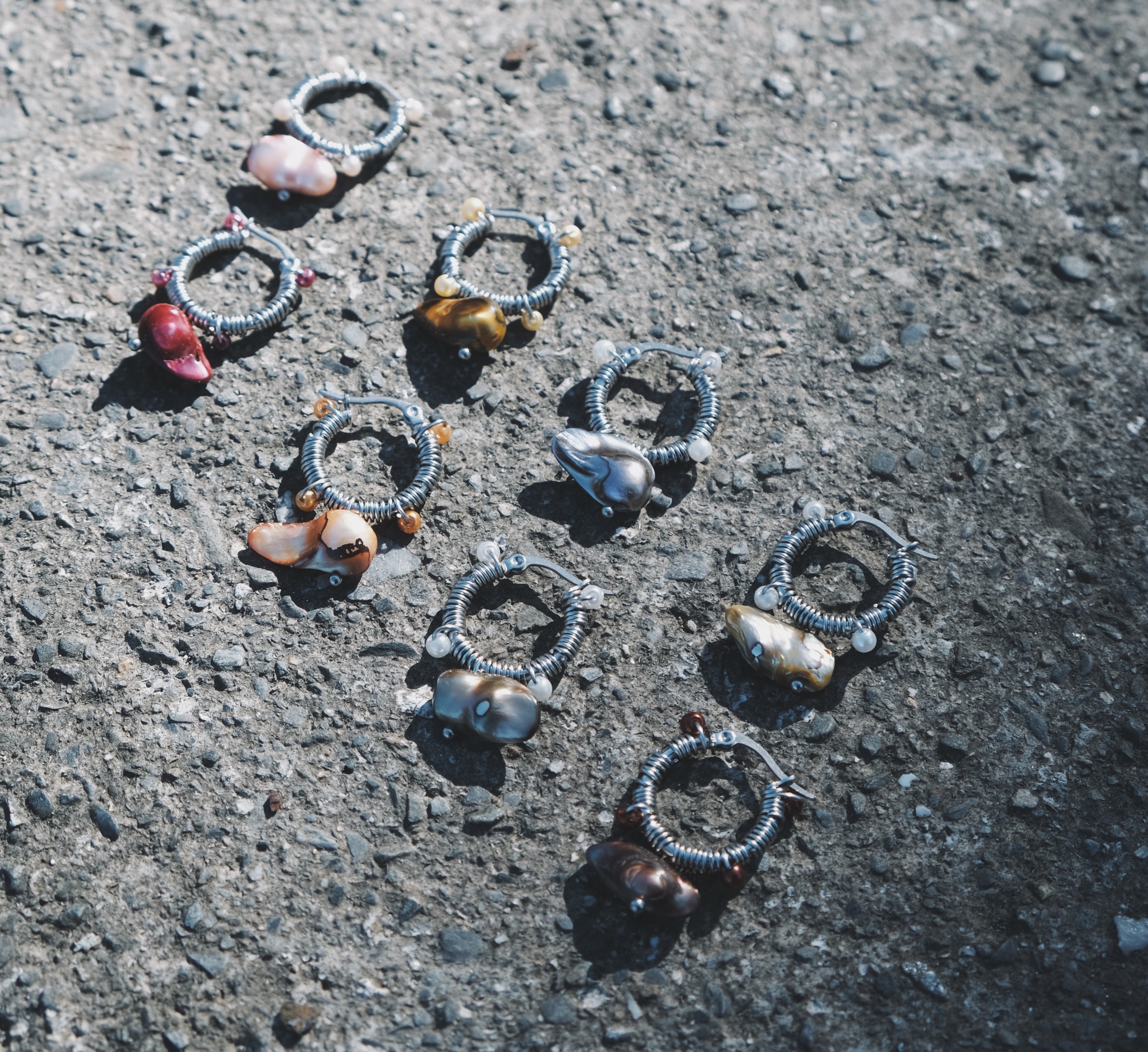 染色淡水珍珠纏繞珠 不鏽鋼圈圈耳環 大耳垂 （單個販售）