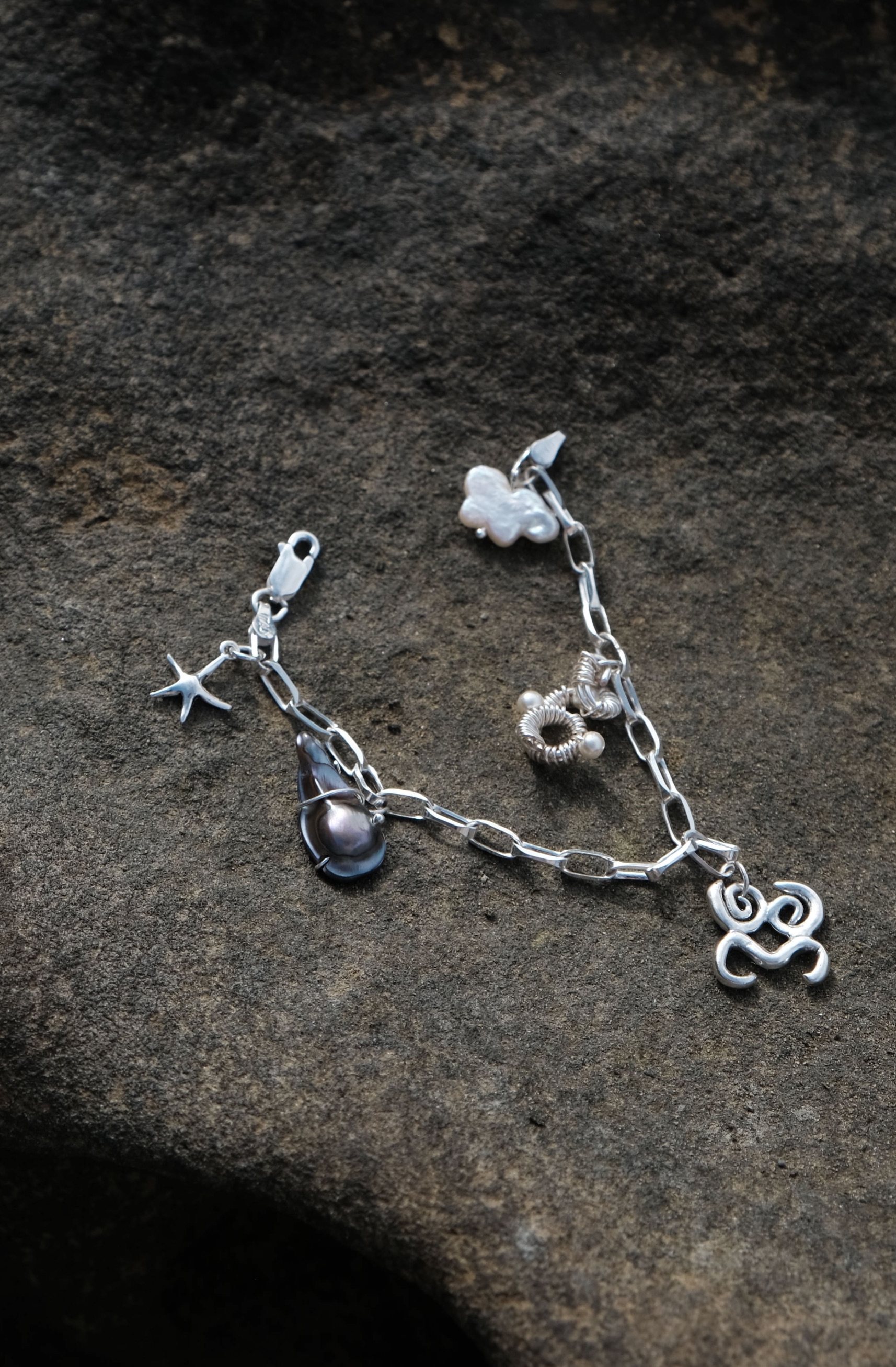 正方形漩渦排排站 手鍊 商品整體為925銀 淡水珍珠 玻璃珠