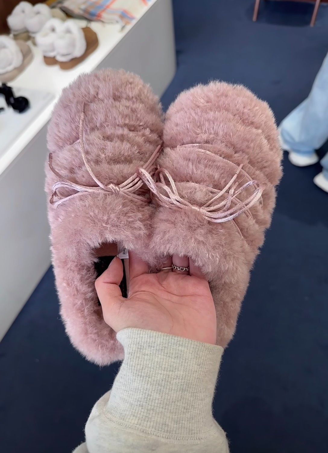 ROCKFISH 卷毛毛蝴蝶結拖鞋款 CURLY FUR MULES