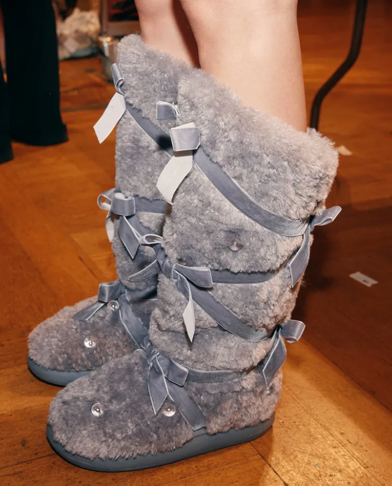 ROCKFISH [X SUSAN FANG] 蝴蝶結卷毛長靴 FURRY LONG BOOTS