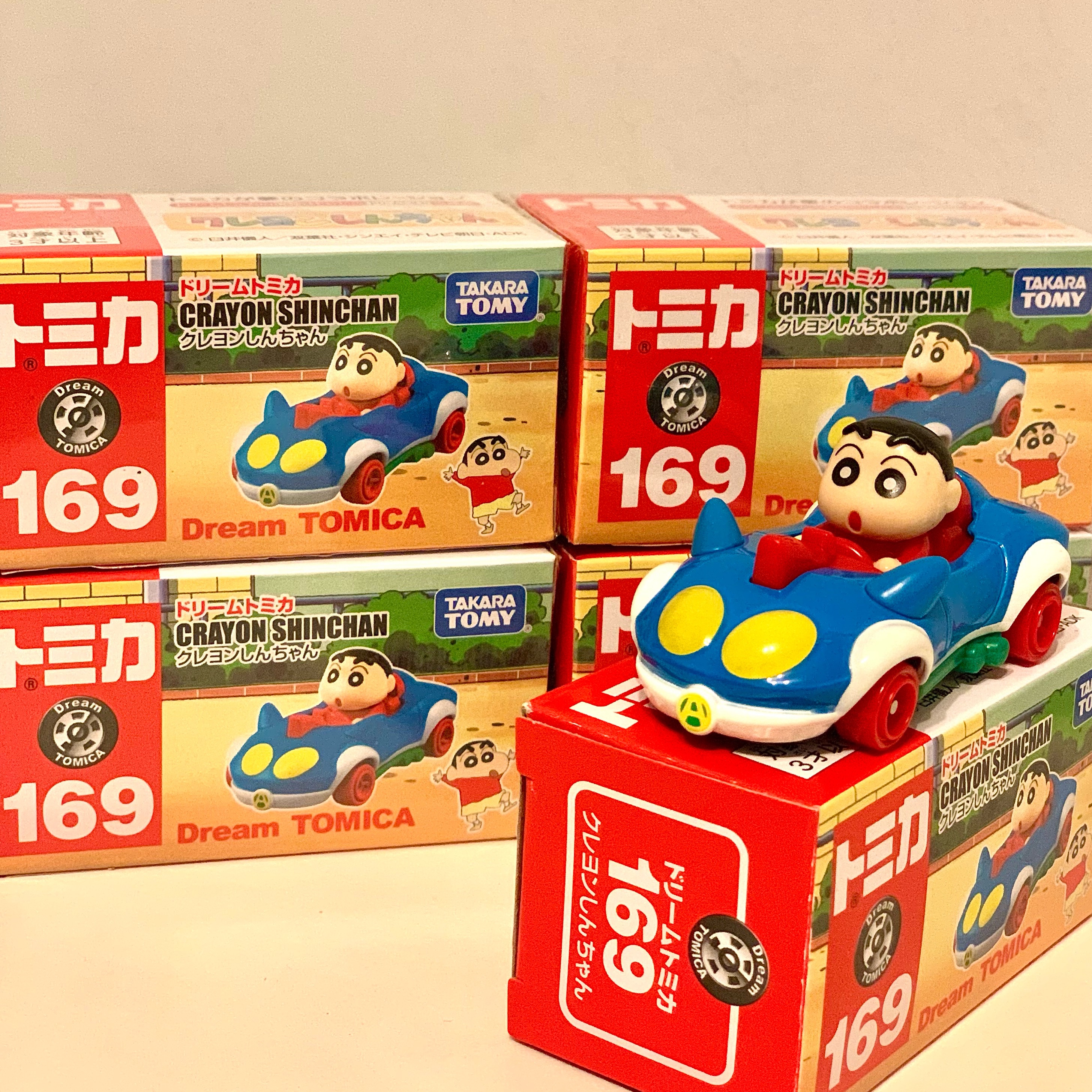 蠟筆小新造型小跑車