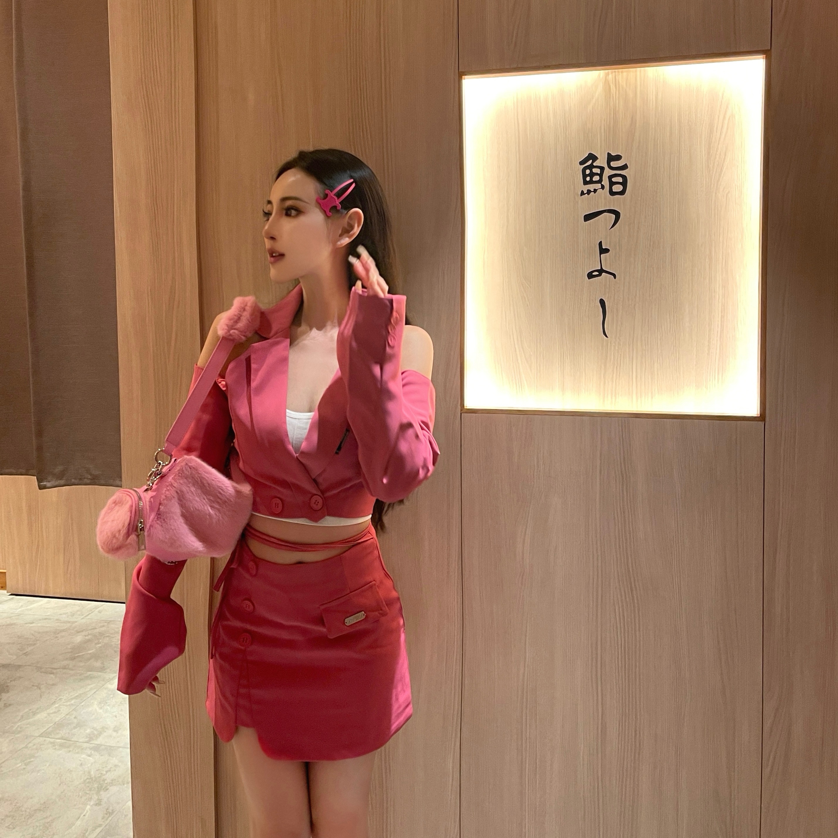 預購 / 不規則露肩套裝