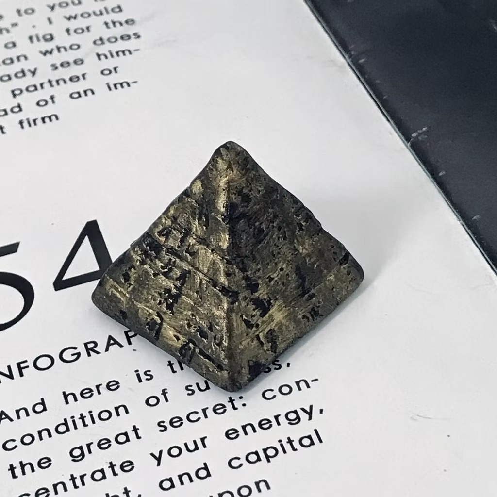 迷你金字塔 戒台紙鎮擺件