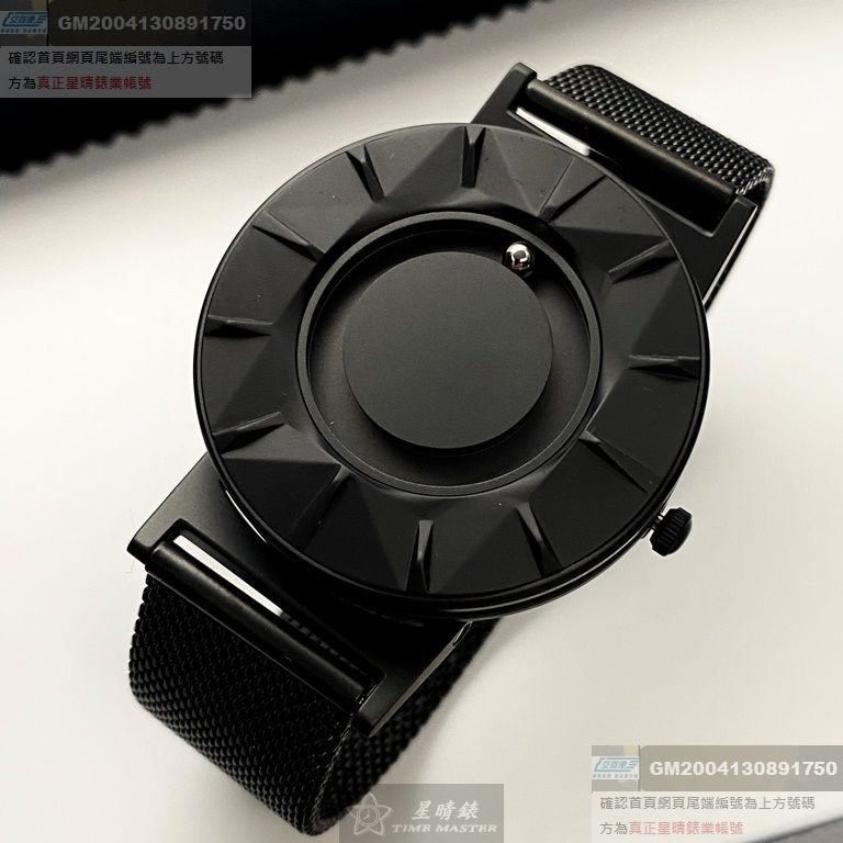 EONE手錶，編號EO00002，40mm黑圓形精鋼， 陶瓷錶殼，黑色運動， 可觸摸面板錶面，深黑色米蘭錶帶款