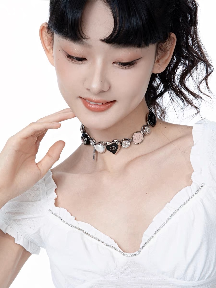 New🐚 Planktont 紐扣黑粉愛心鈦鋼甜美鎖骨鏈