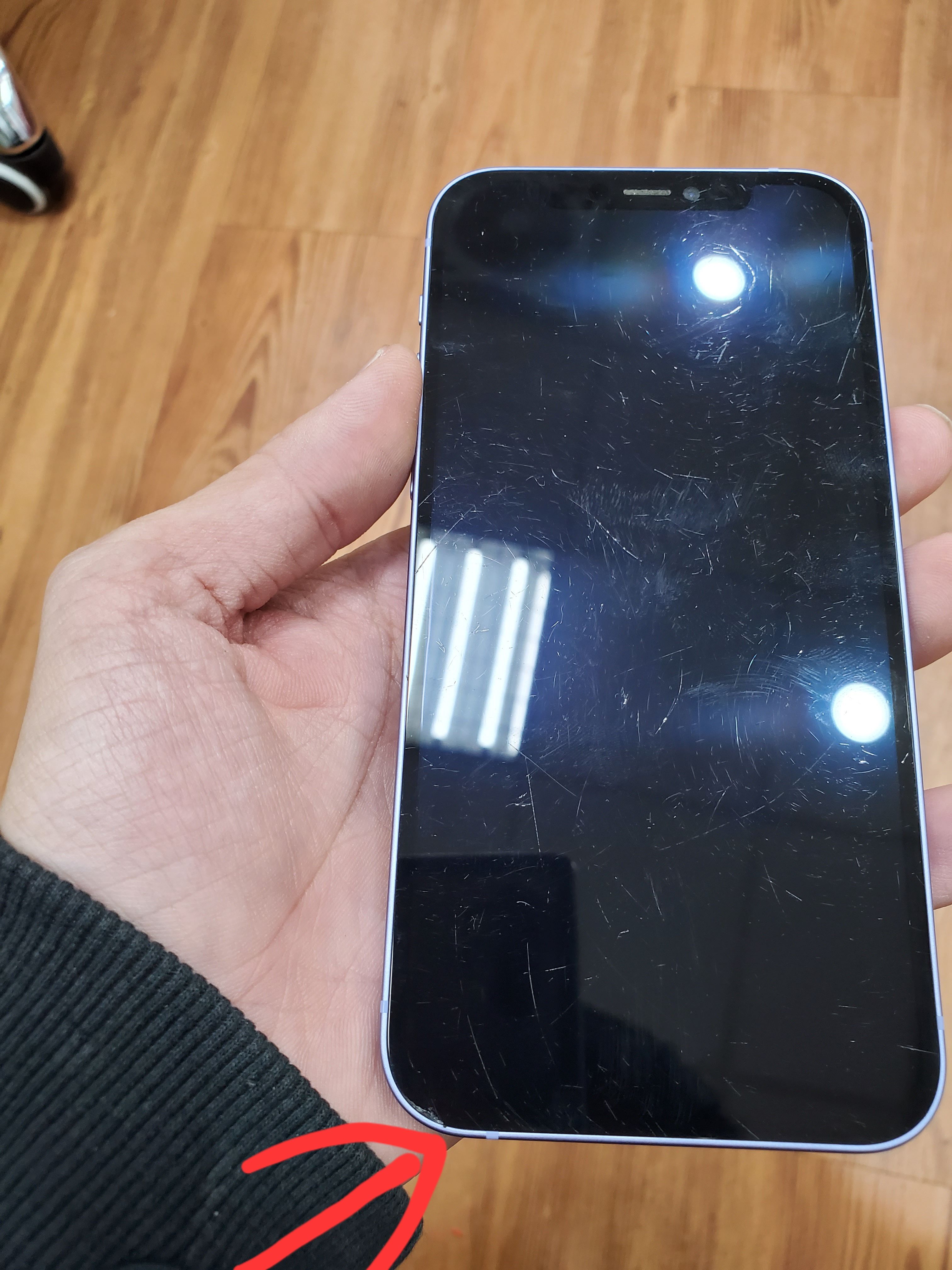 【販售中古機】Iphone 12 螢幕右下角有小裂 容量128G  健康度100%