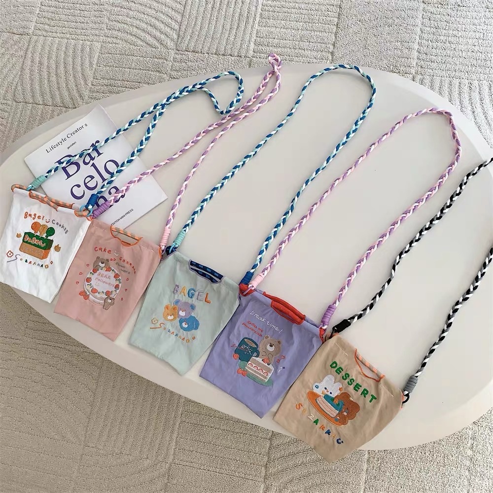 質感刺繡可愛手機包
