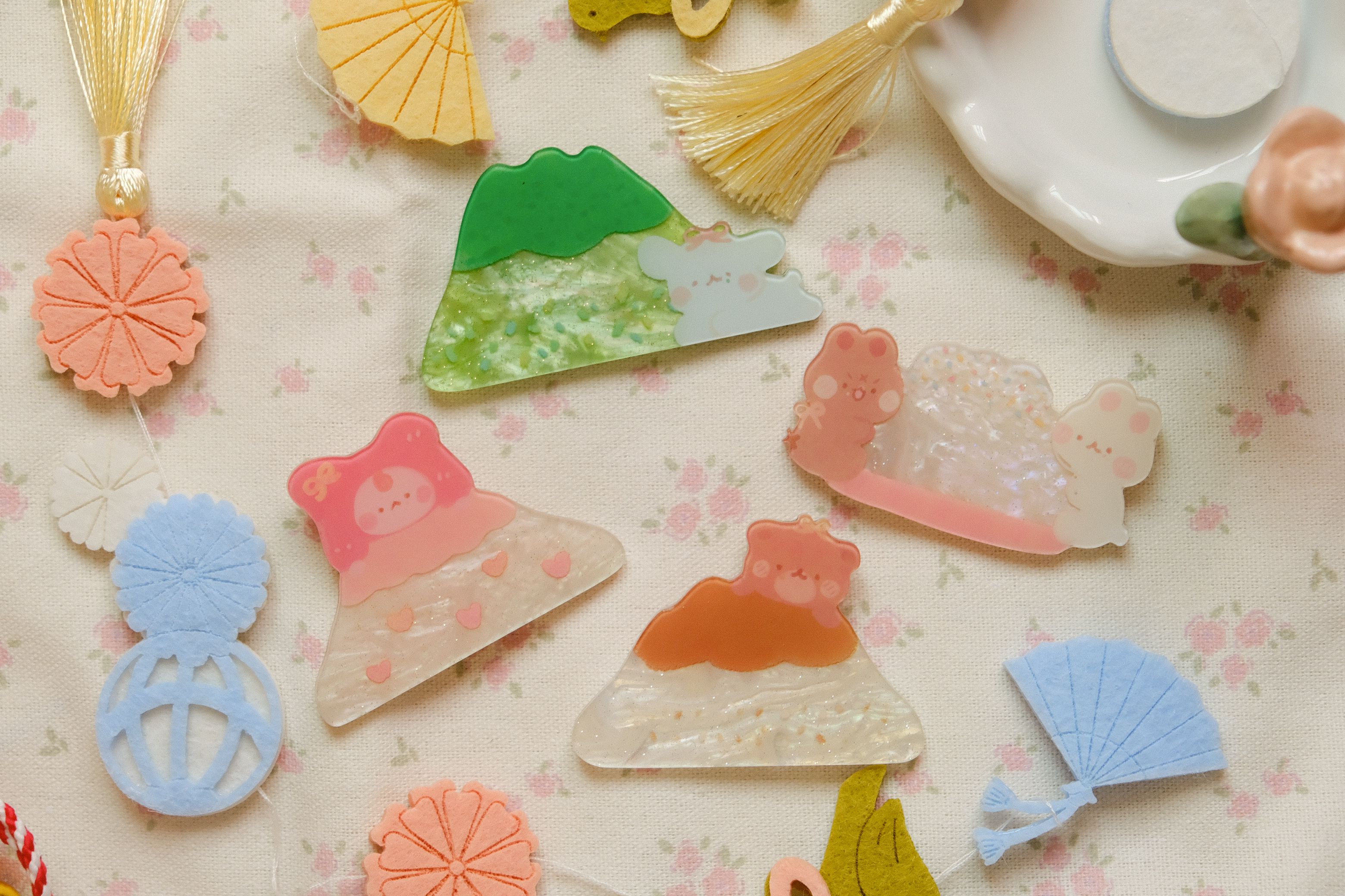 小寵物與富士山糖霜餅乾雲母板胸針｜四款