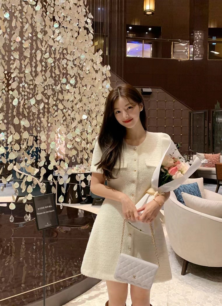 I Beauty 🇰🇷韓國東大門代購 法式名媛風 圓領 別緻 單排扣 修身 小香風 短袖連身裙