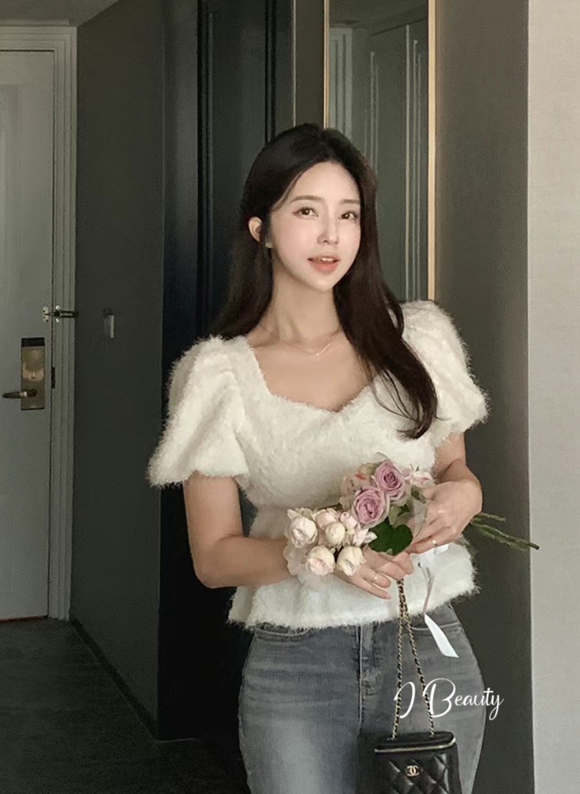 I Beauty 🇰🇷韓國東大門代購 氣質擔當～ 毛茸茸 公主袖 短袖 收腰上衣