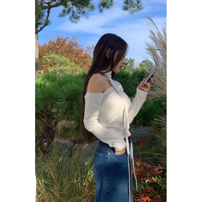 I Beauty 🇰🇷韓國東大門代購 飄逸綁帶 簡單成為焦點 設計感 斜肩 純色 上衣