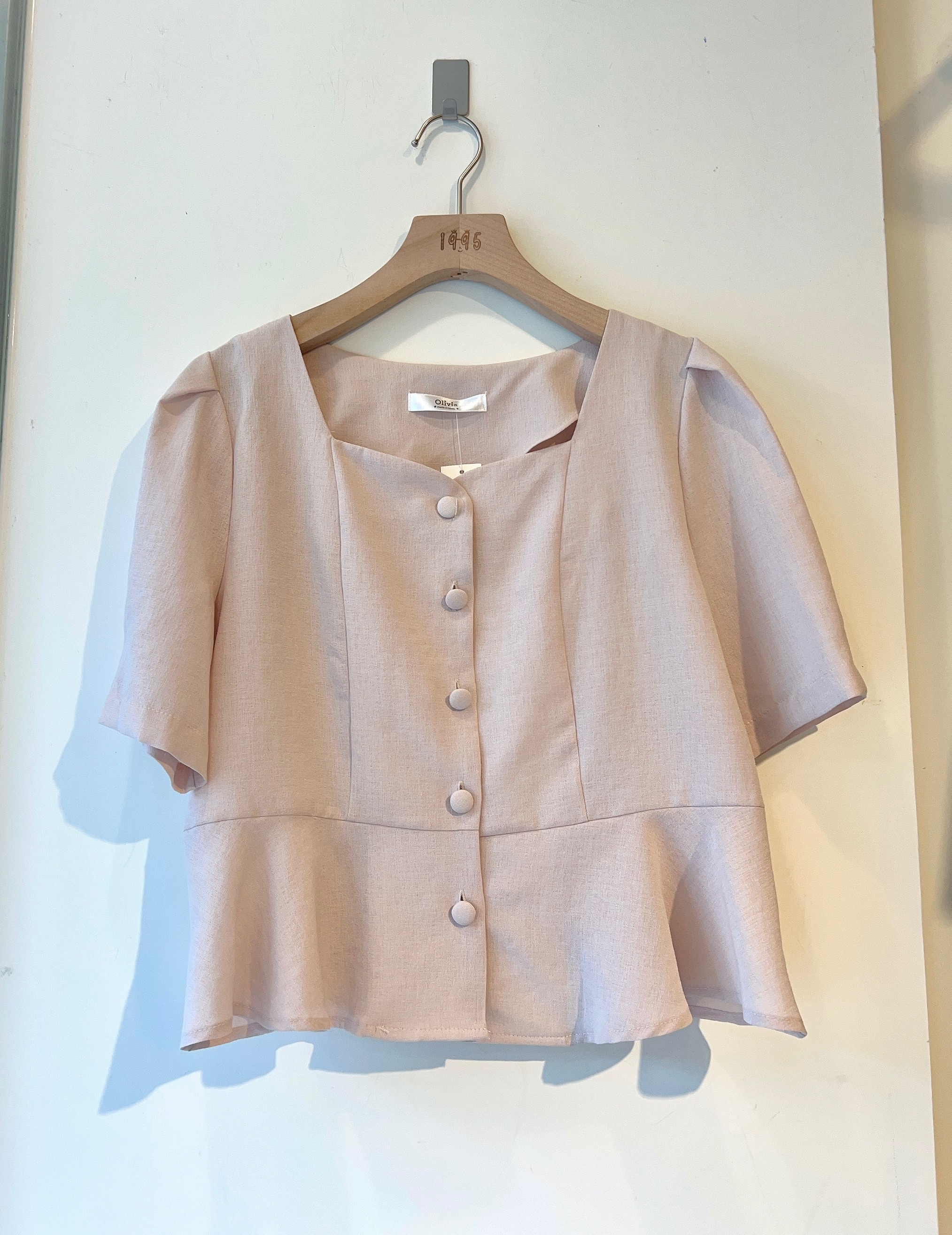 現貨 正韓下擺傘狀方領上衣