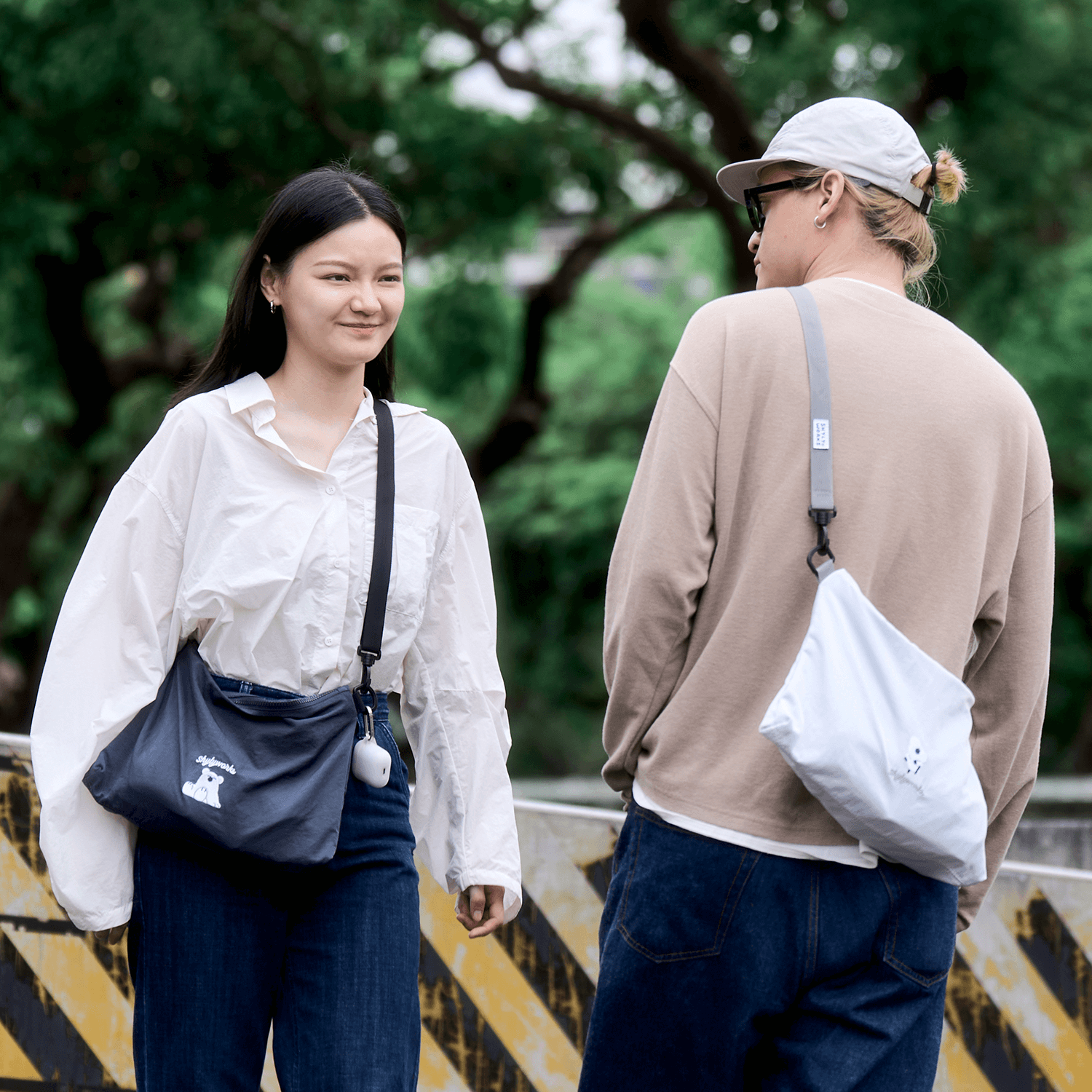 新品｜黑田桑皺面斜跨包 共2色