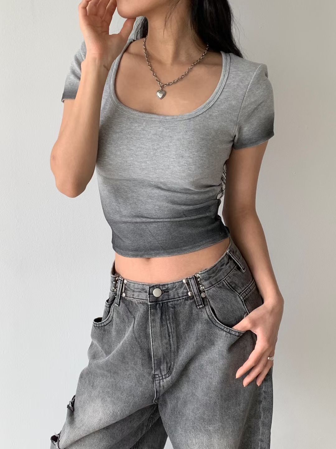 Made in Korea🇰🇷大爆款🔥自帶胸墊‼️材質巨好U領漸層Nebel Dye Tee（有墊肩