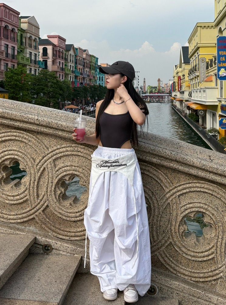 闆娘自留！美式辣妹🩶出大片堆堆疊穿高腰白褲（微微透