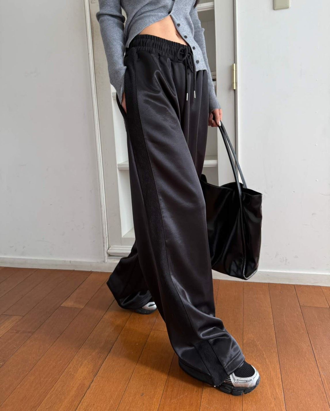 Made in Korea🇰🇷Lazy Rhythm 高腰緞面休閒褲！版型質感超好🩶連男生都能穿～