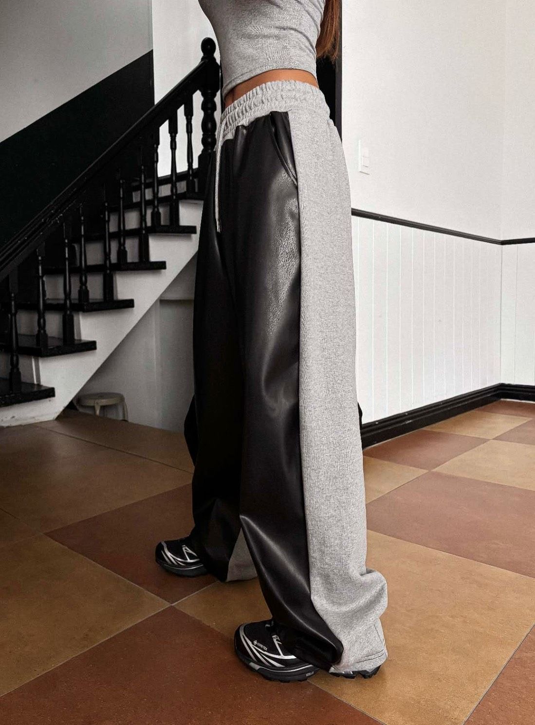 Made in Korea🇰🇷闆娘自留大推梨型必收 Half ＆ Half Mood🩶皮革×棉質拼接 慵懶高腰休閒