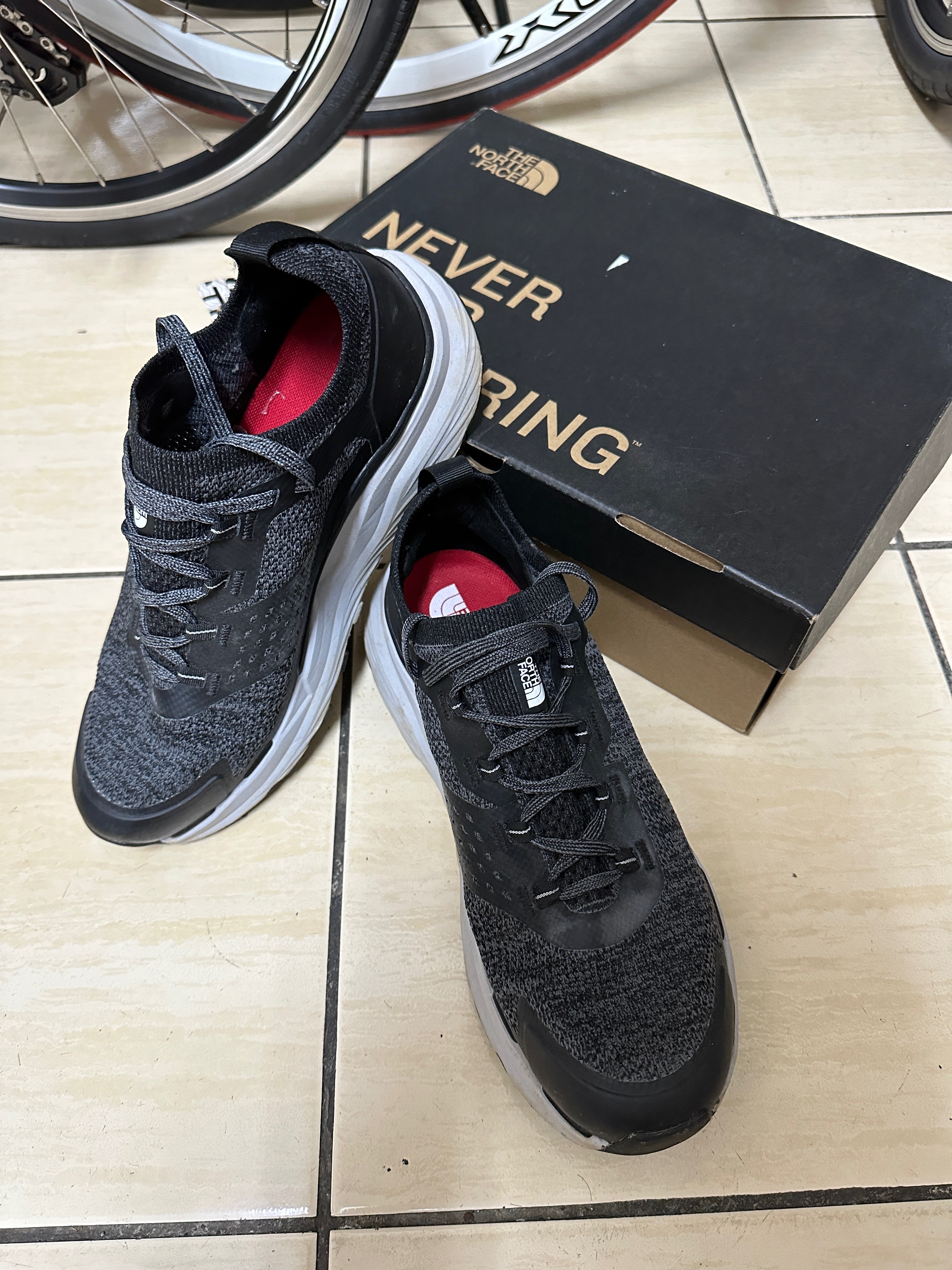 TNF vectiv escape 女款US8.5