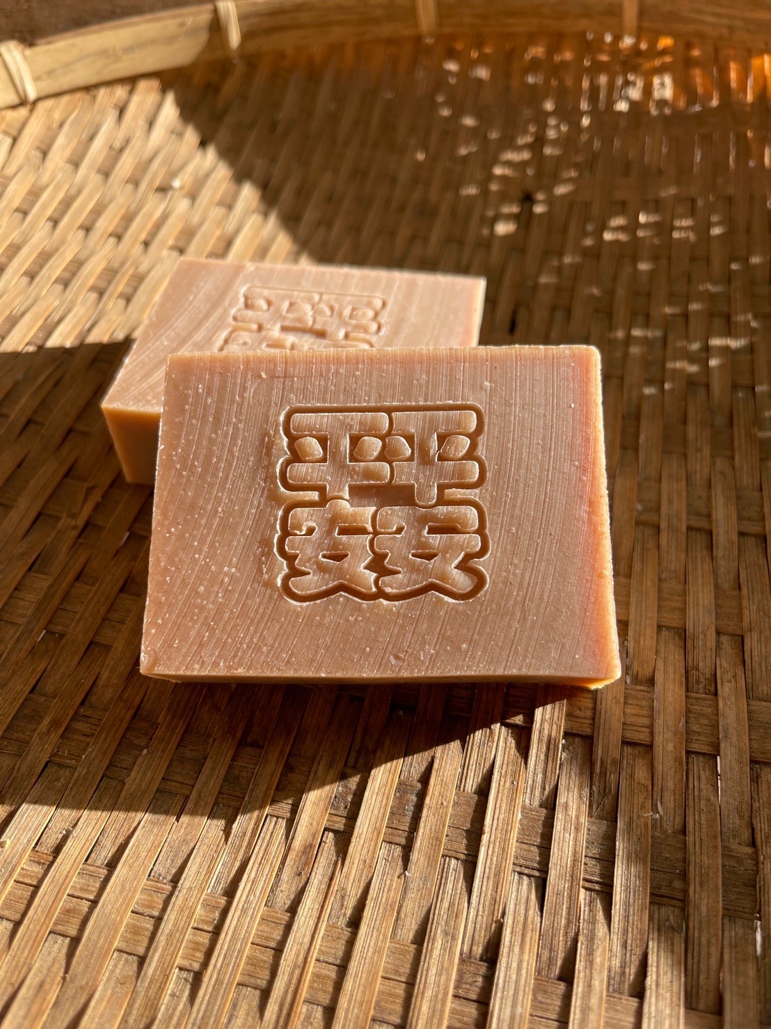 檀香手工皂｜120g+-10｜1141204製