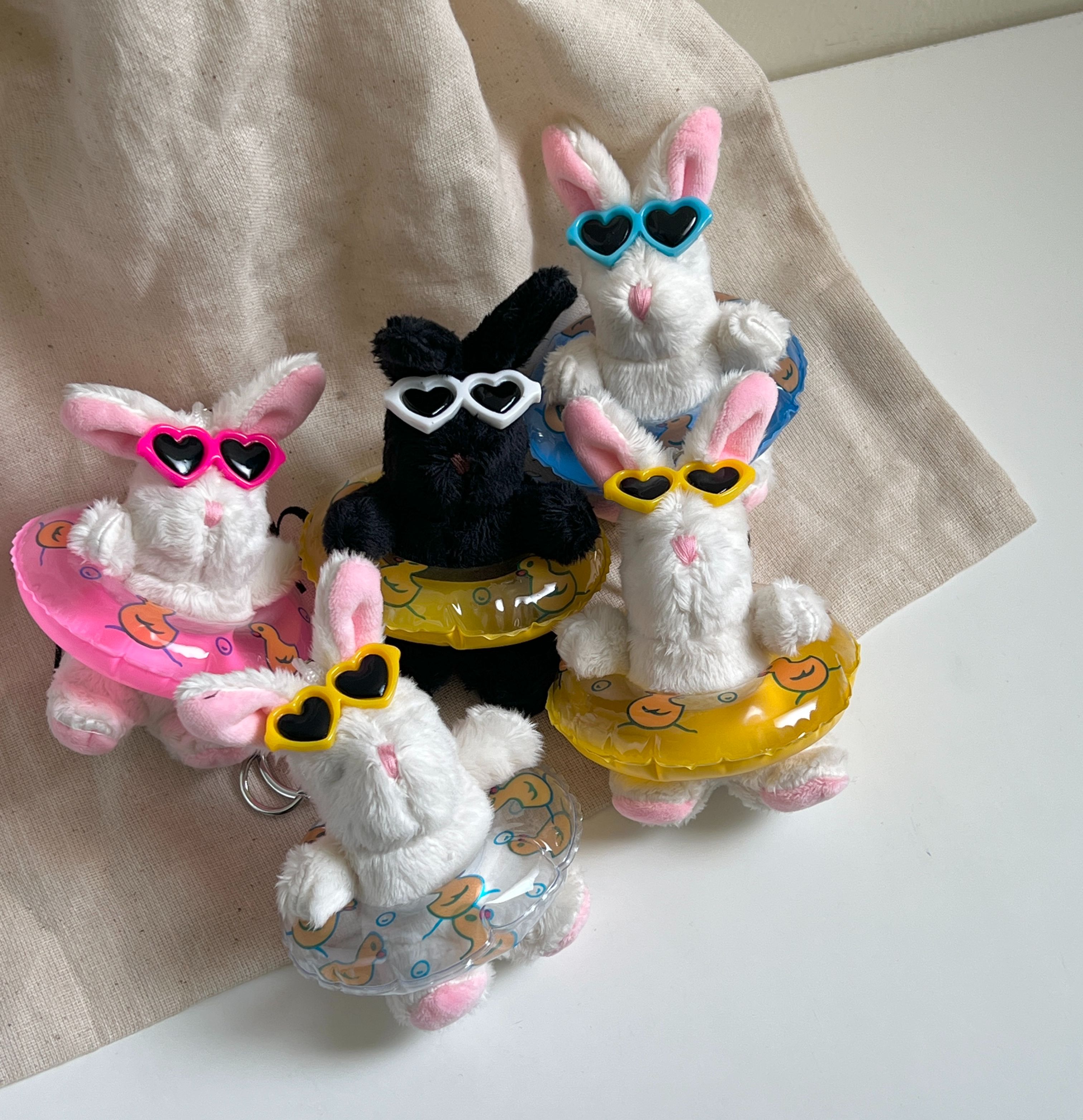 Floating＆Rabbits 愛心墨鏡＆泳圈兔子吊飾-5款