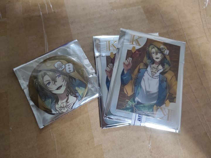 Luca Wonderland徽章+透卡