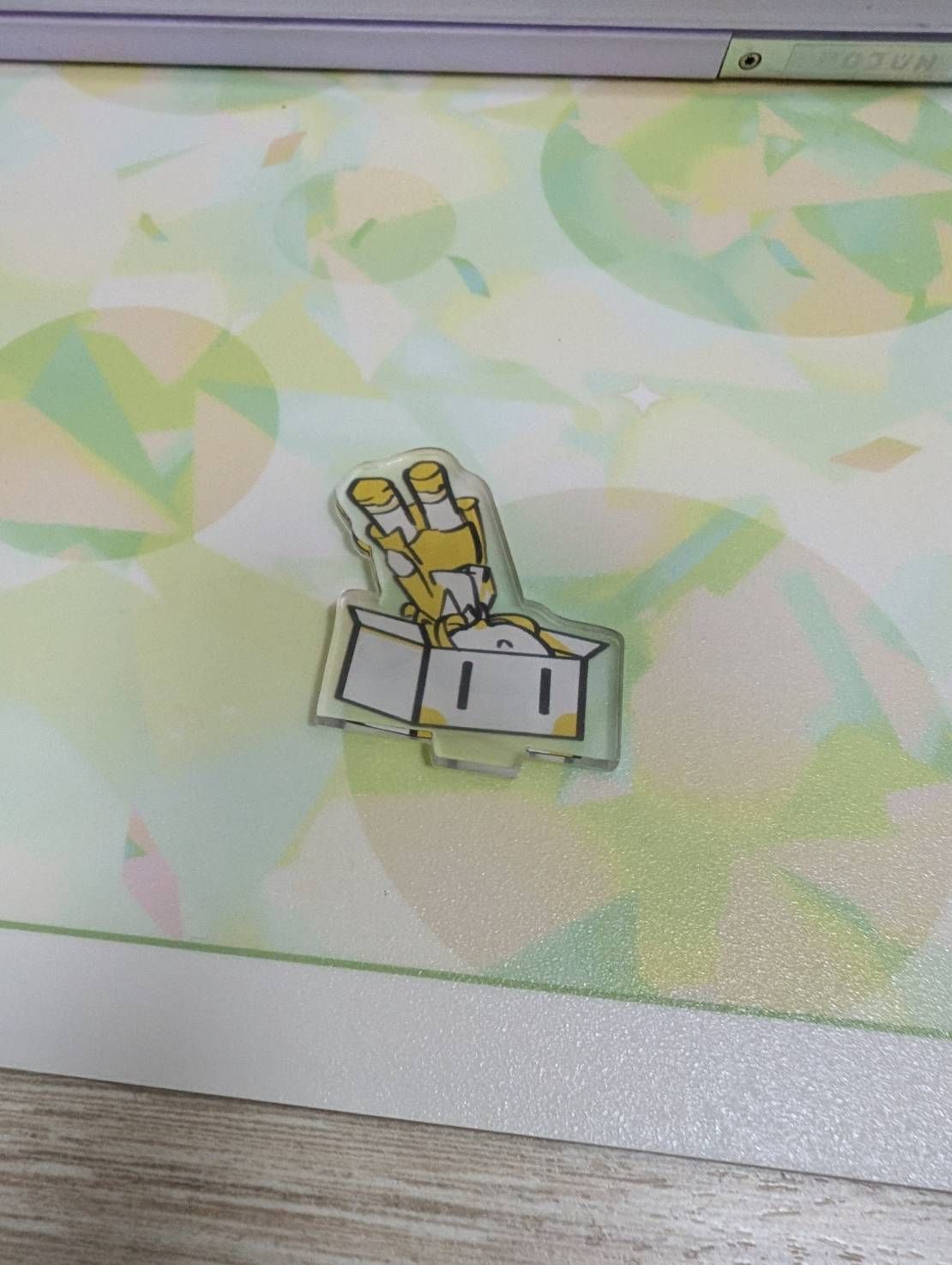 只有立牌本身-不小心展現太多自己了