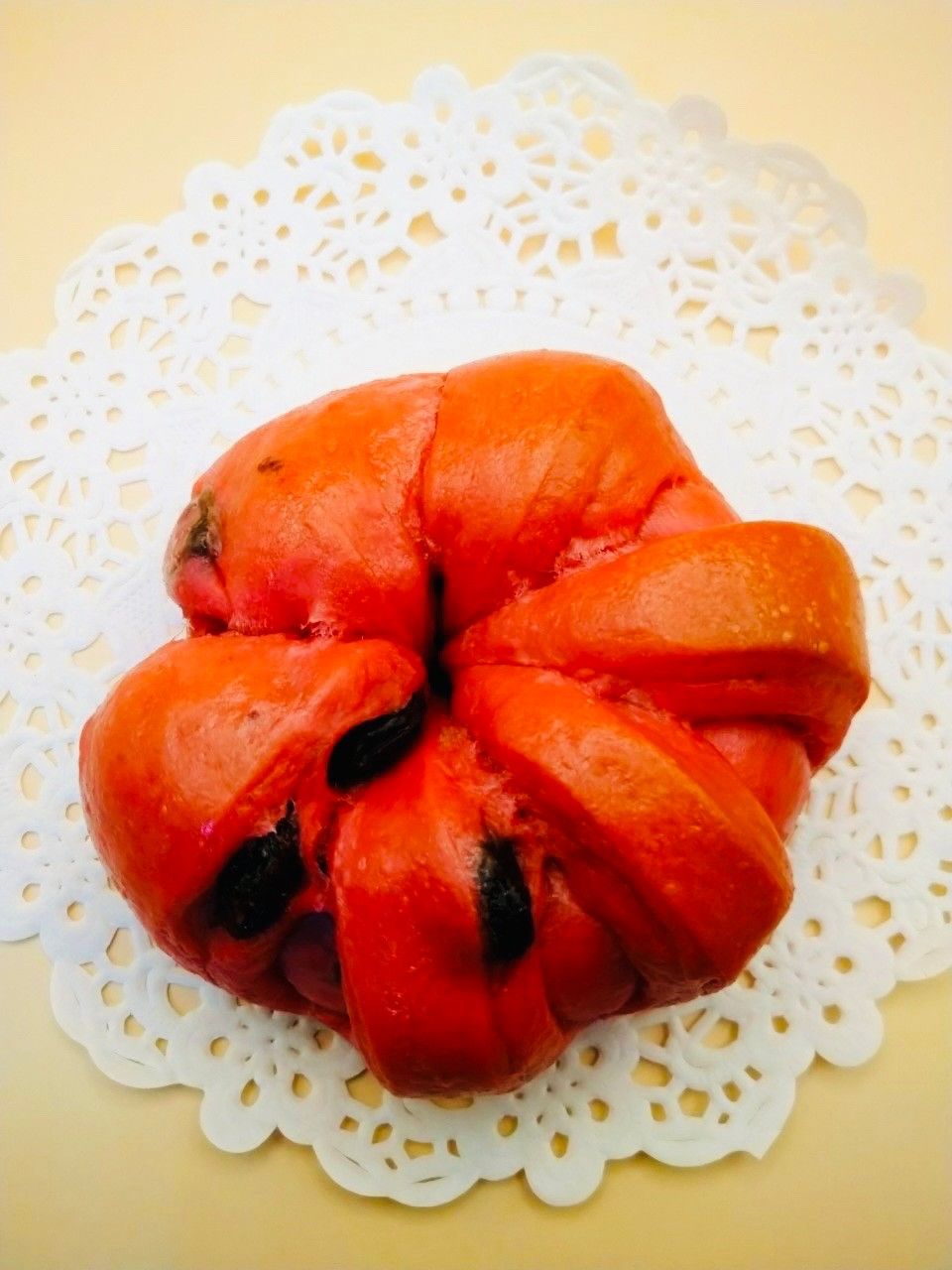 全麥甜菜根蘭姆酒葡萄乾花捲