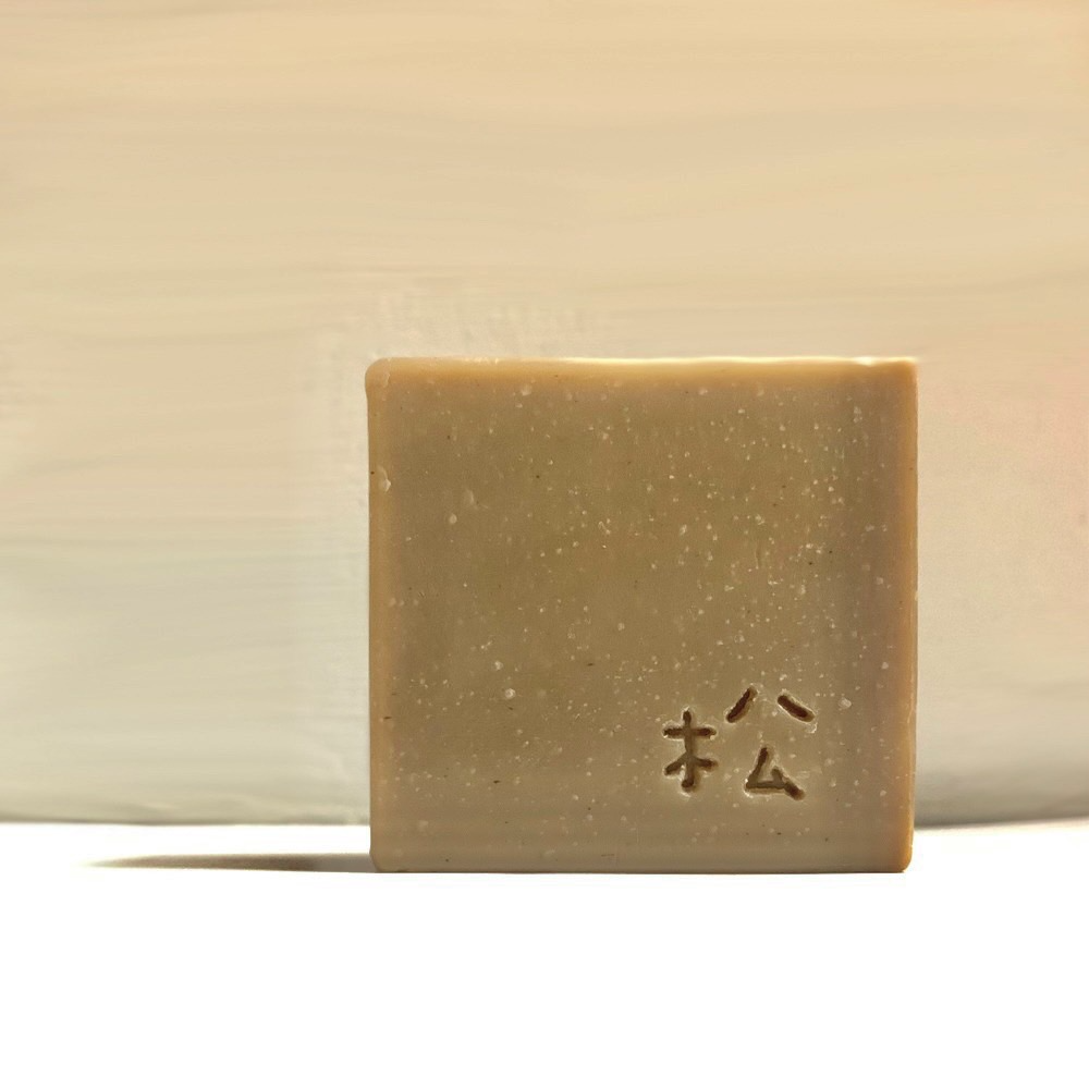 五葉松活膚手工皂-淨白舒爽，洗後不崩緊