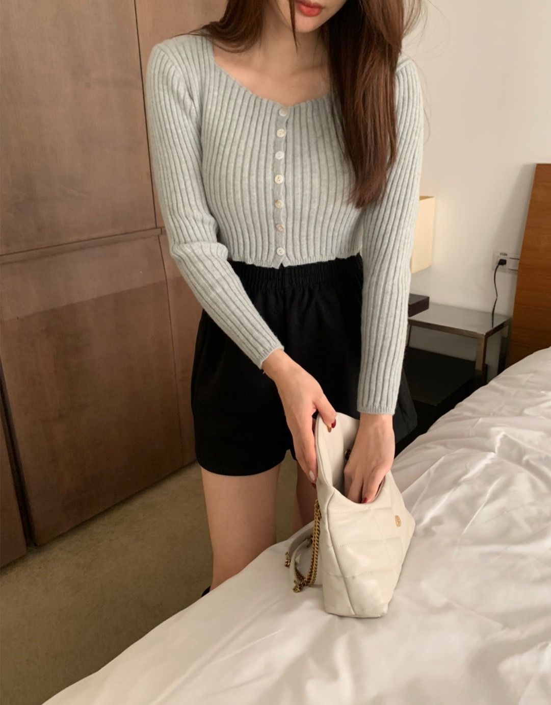 短版方領針織上衣