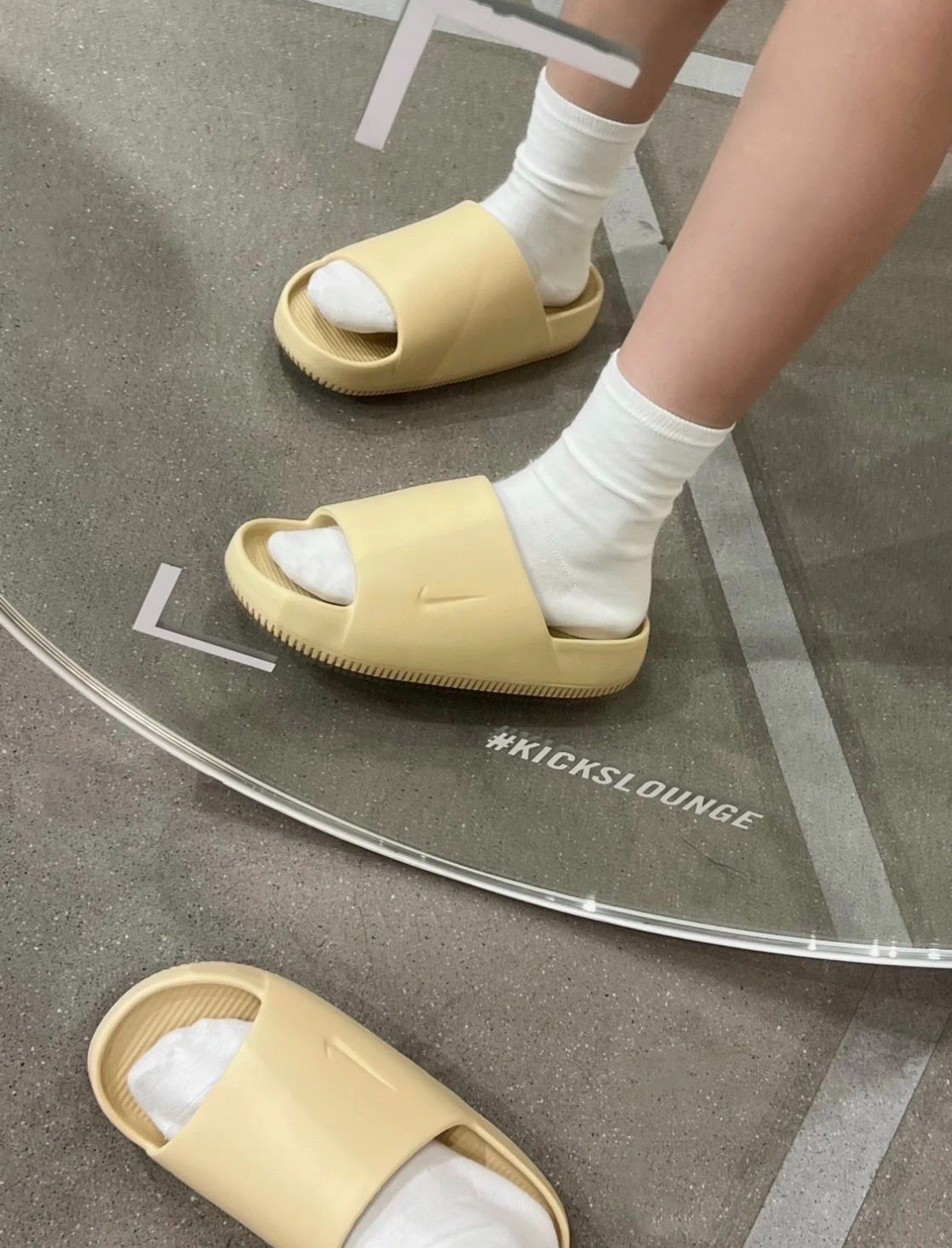 Nike Calm Slide 奶茶麵包拖鞋