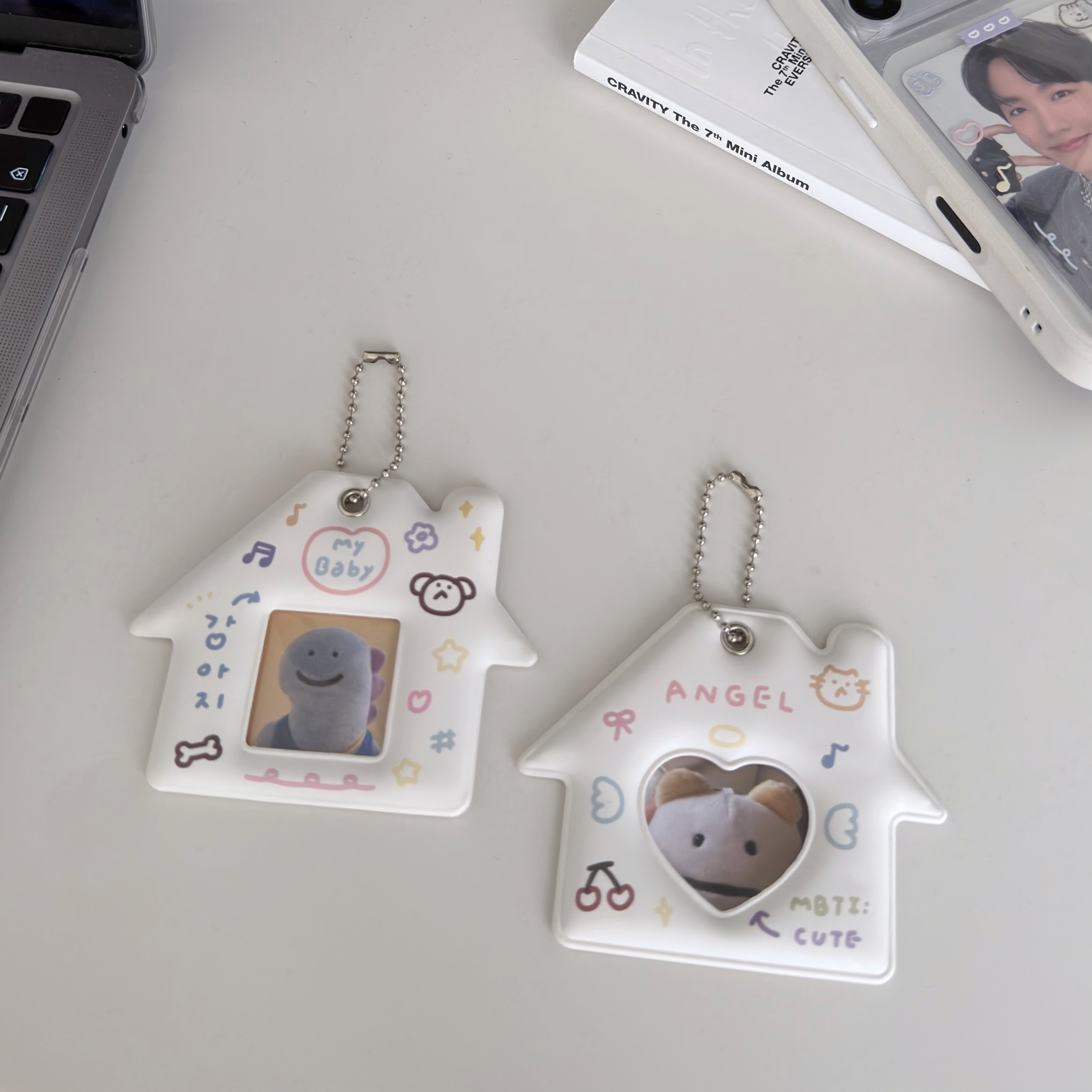 2吋大頭照房子卡套吊飾🏠✨（掛扣是珠鏈）