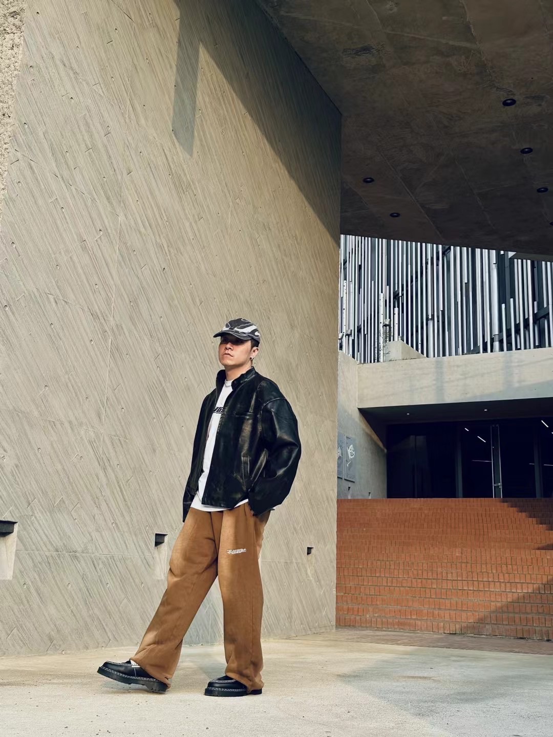 Subsist 水洗刷色棉褲