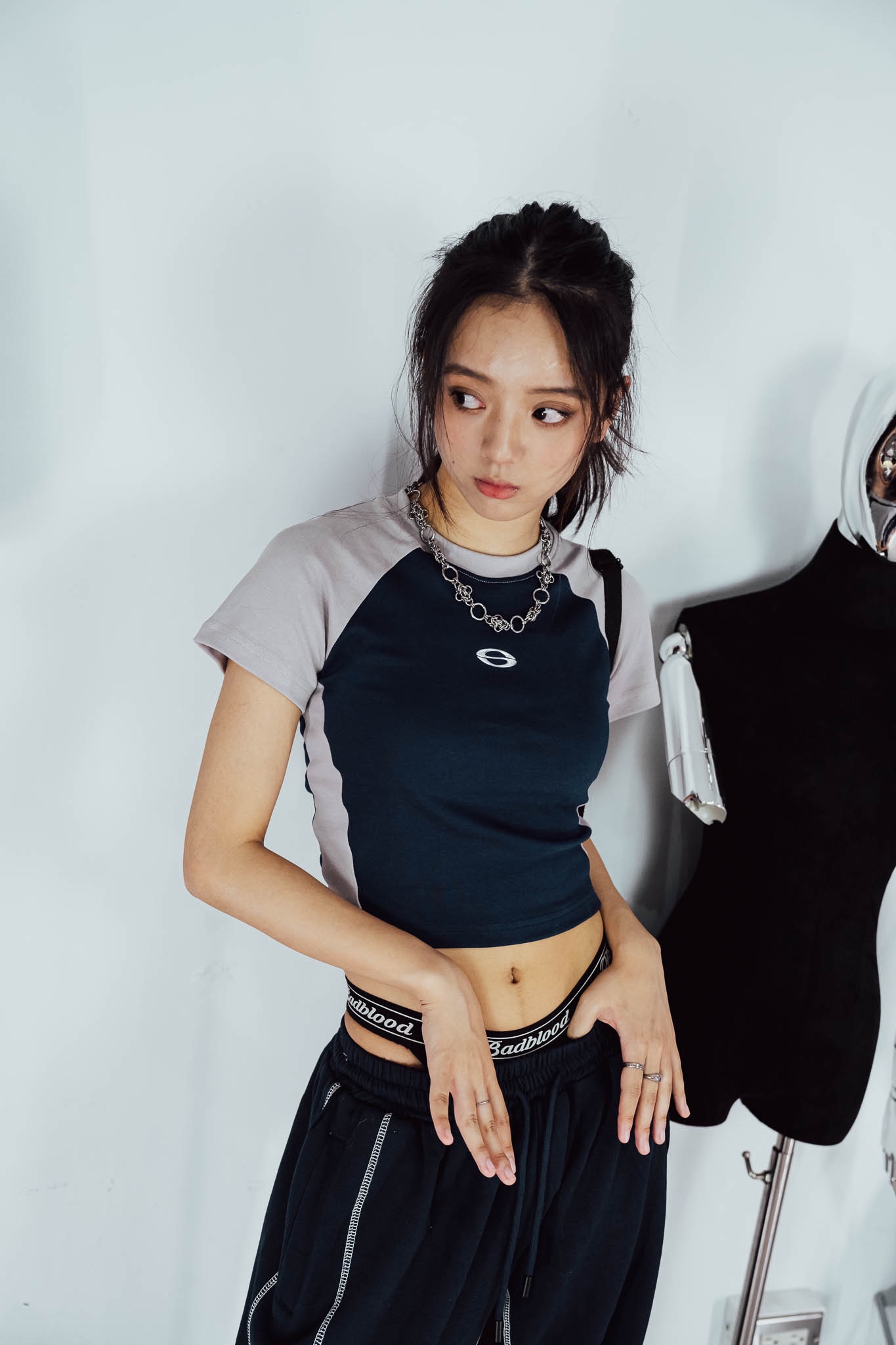 Subsist Ø12 拼色後背簍空短板