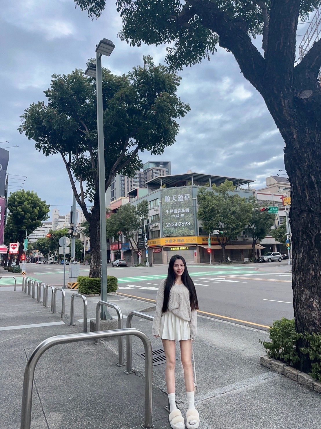 溫柔風V領麻花毛衣