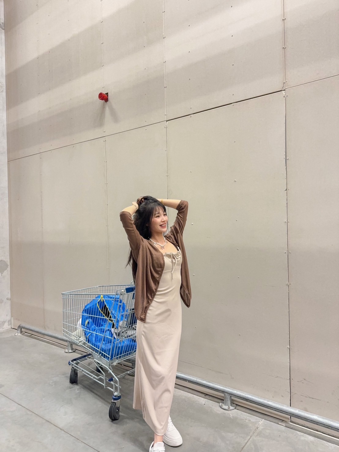 純欲系掛脖辣妹長洋