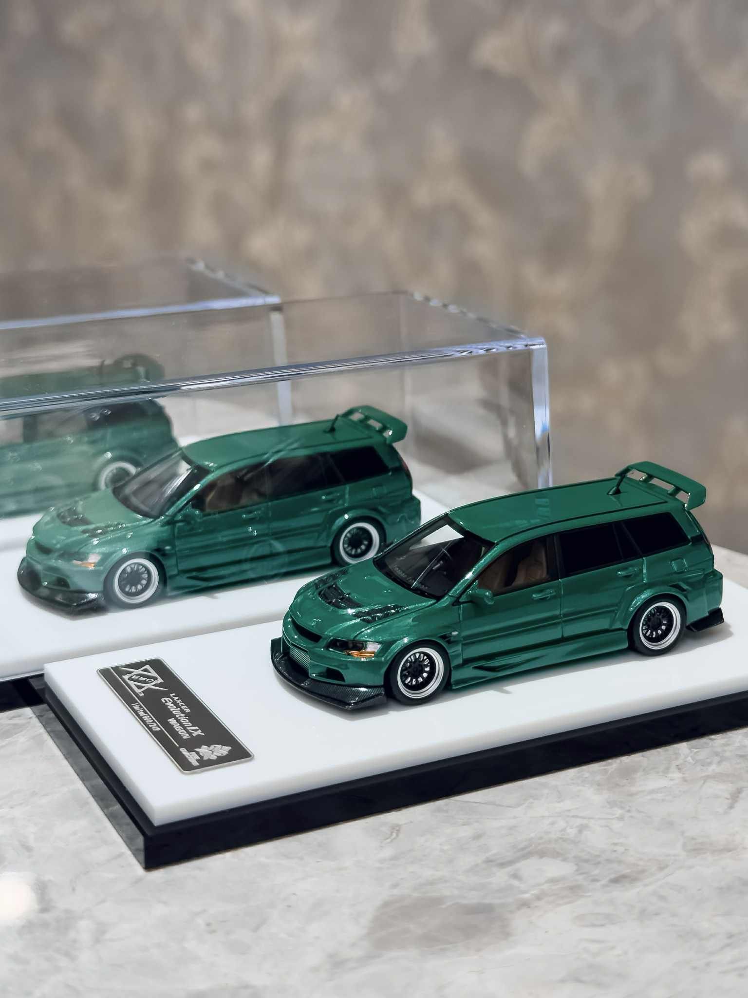 1:64 EVO 9 Wagon 鴨子車庫限定綠色 獨家販售