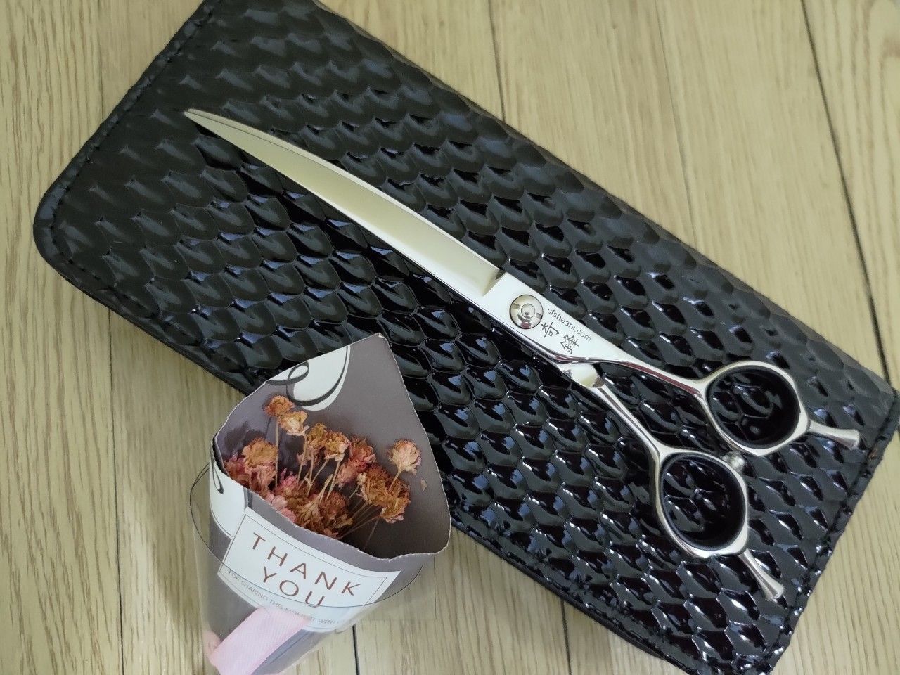 【奇鋒剪刀】只直營無經銷.網有冒名.在台現貨 - 寵物剪刀 日本VG10鋼材- 7吋30度大彎剪 -在台修磨-