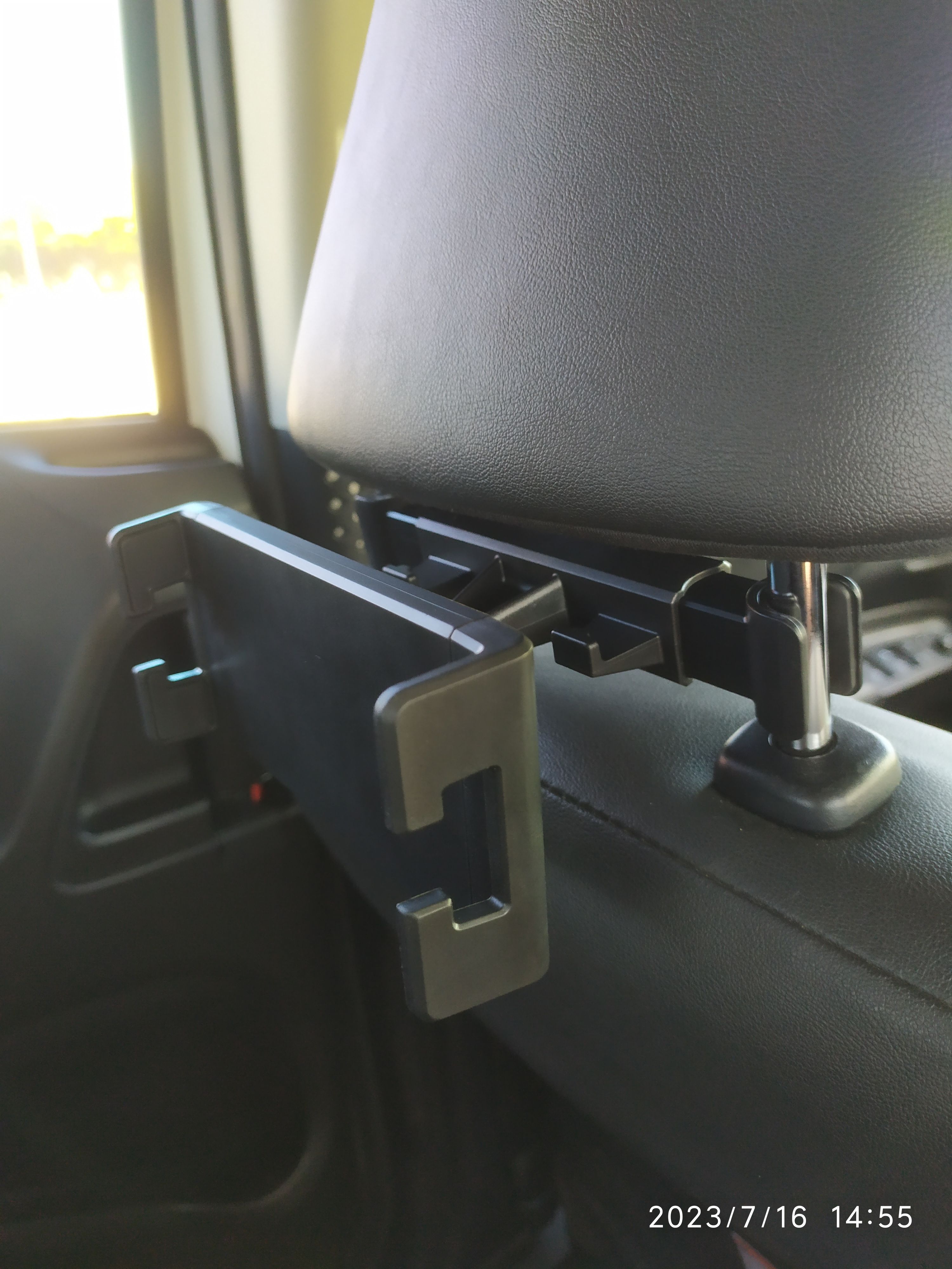 汽車後排椅背（手機.平板）兩用支架